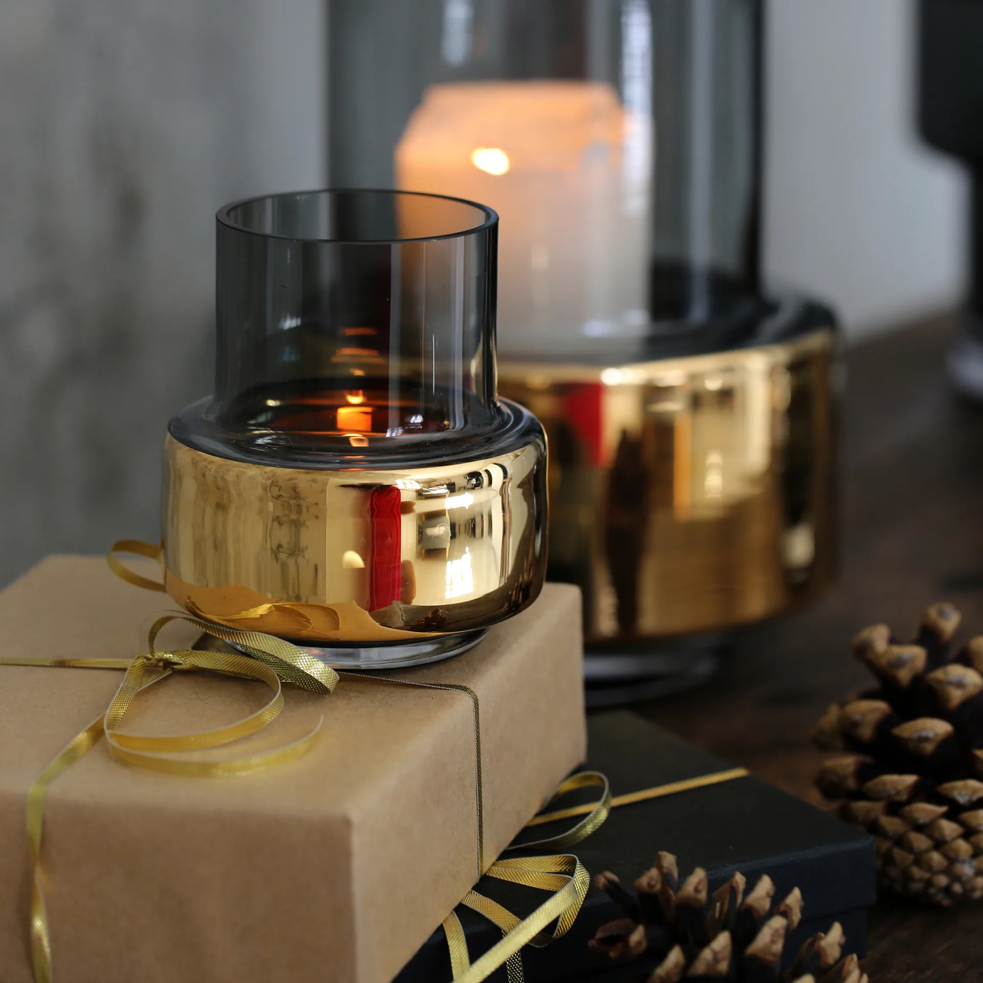 Hurricane smoked tealight no. 25, gul Ro Collection