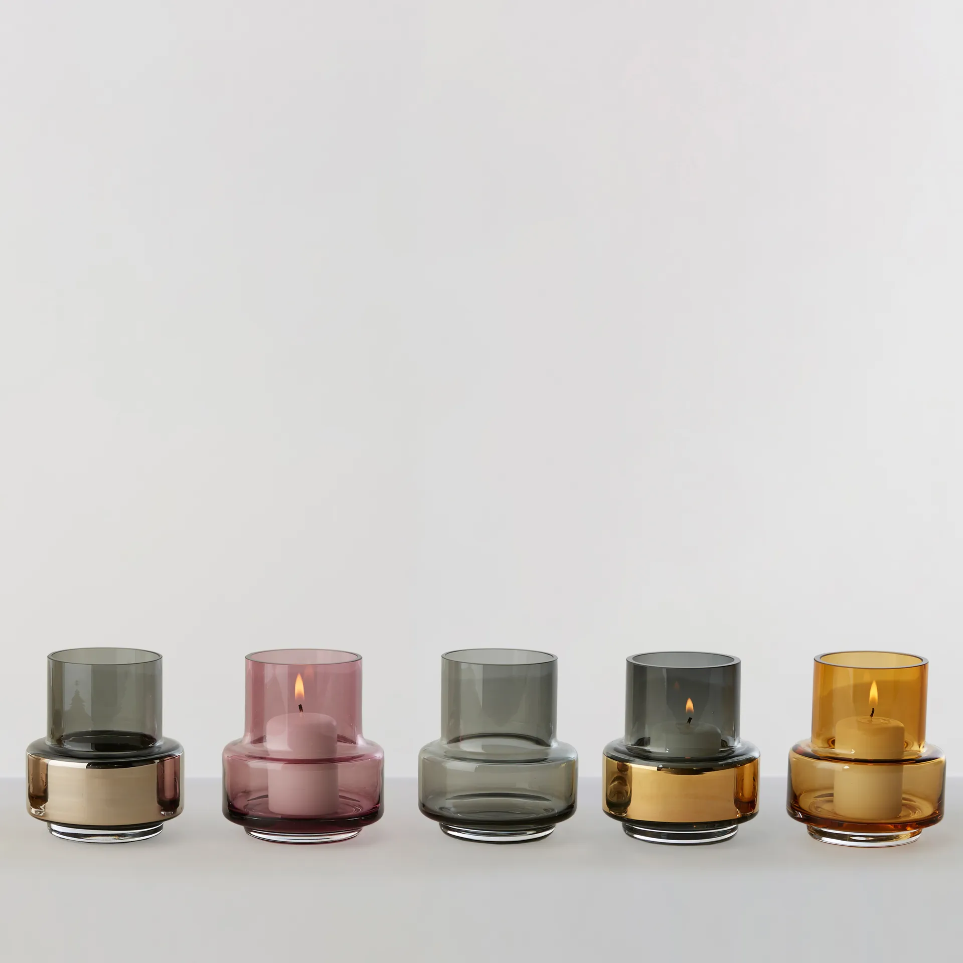 Hurricane smoked tealight no. 25, gul Ro Collection