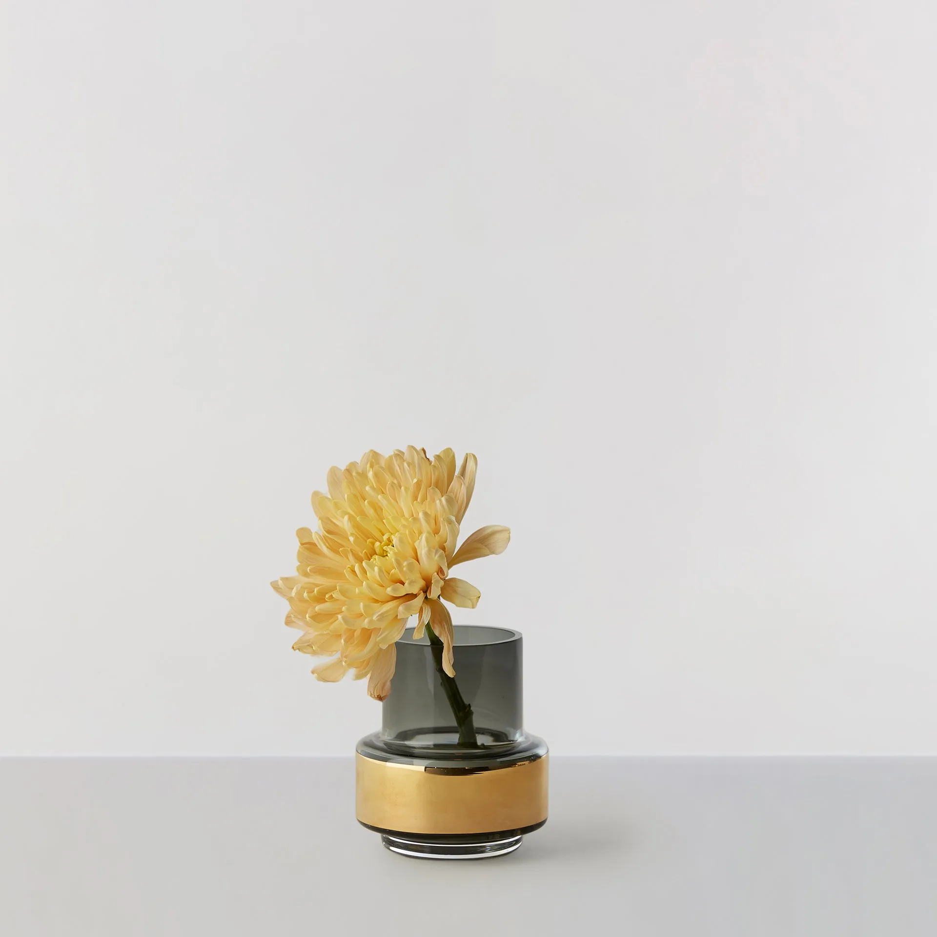 Hurricane smoked tealight no. 25, gul Ro Collection