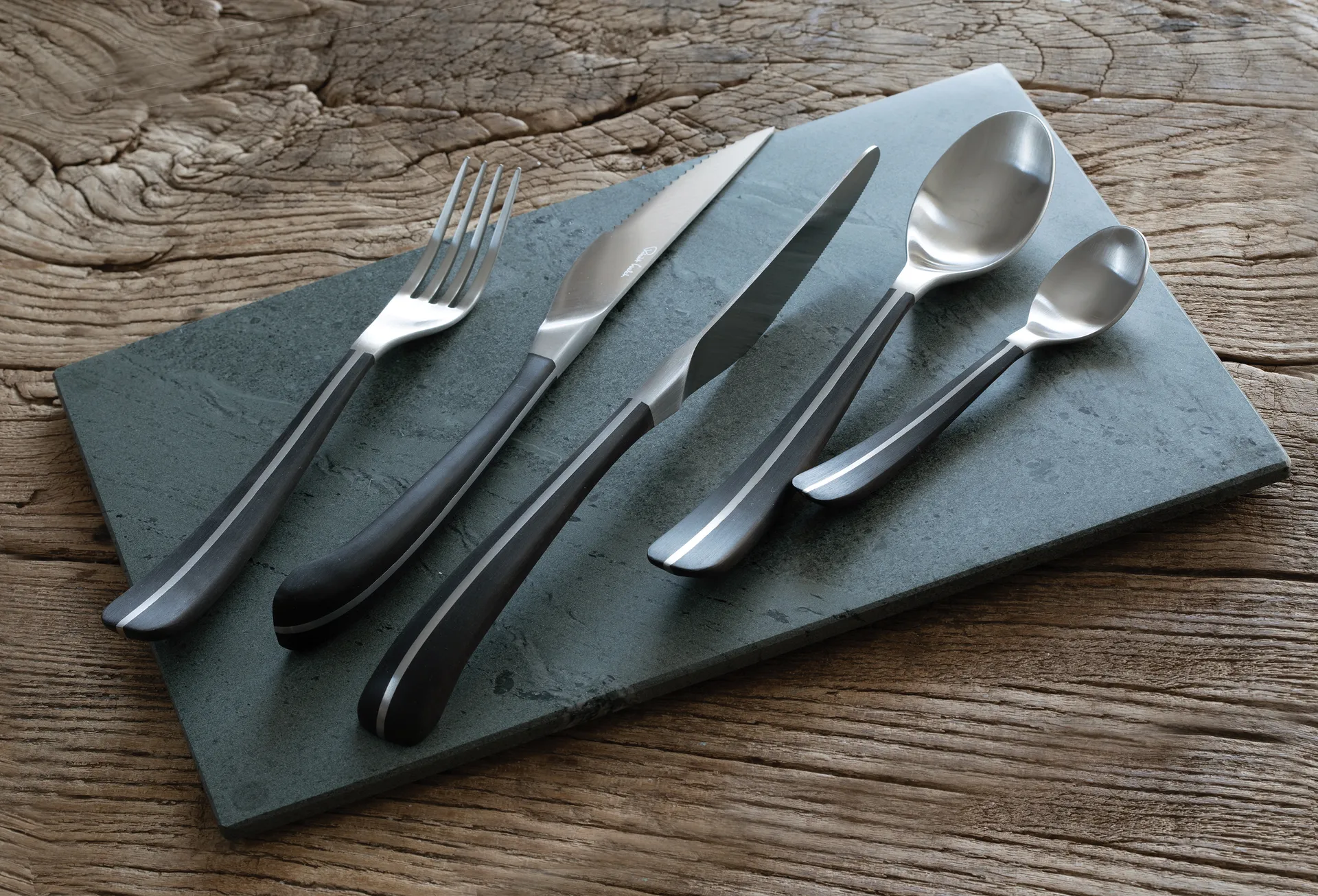 Contour kniv, Sort Robert Welch