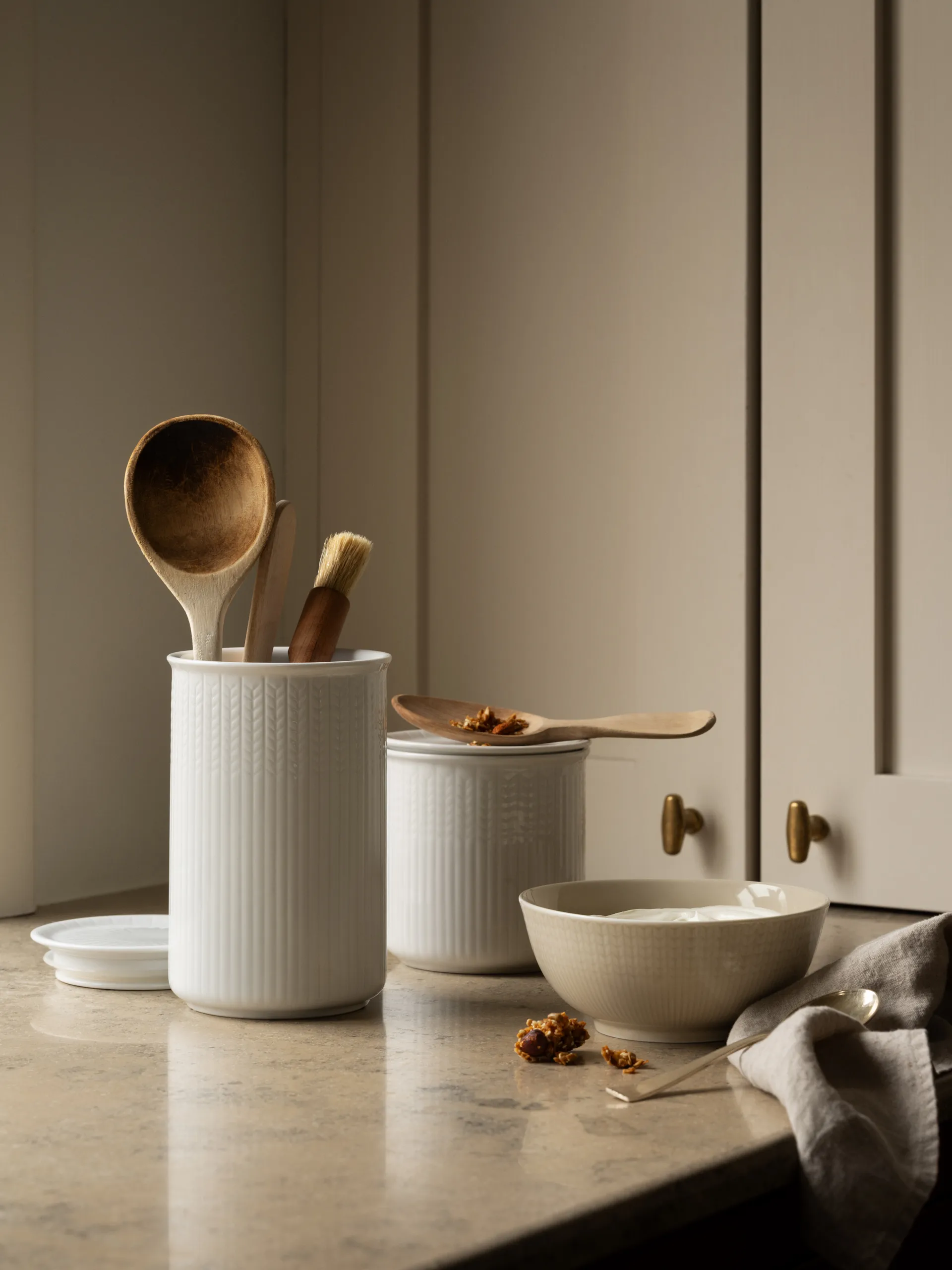 Swedish Grace opbevaringsdåse M 0,8 L, Sne Rörstrand