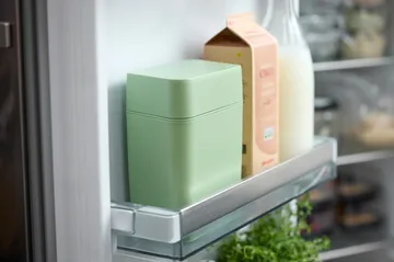 Classic ostekasse inkl. ostehøvl 16,5x10x19 cm - Misty green - Rosti