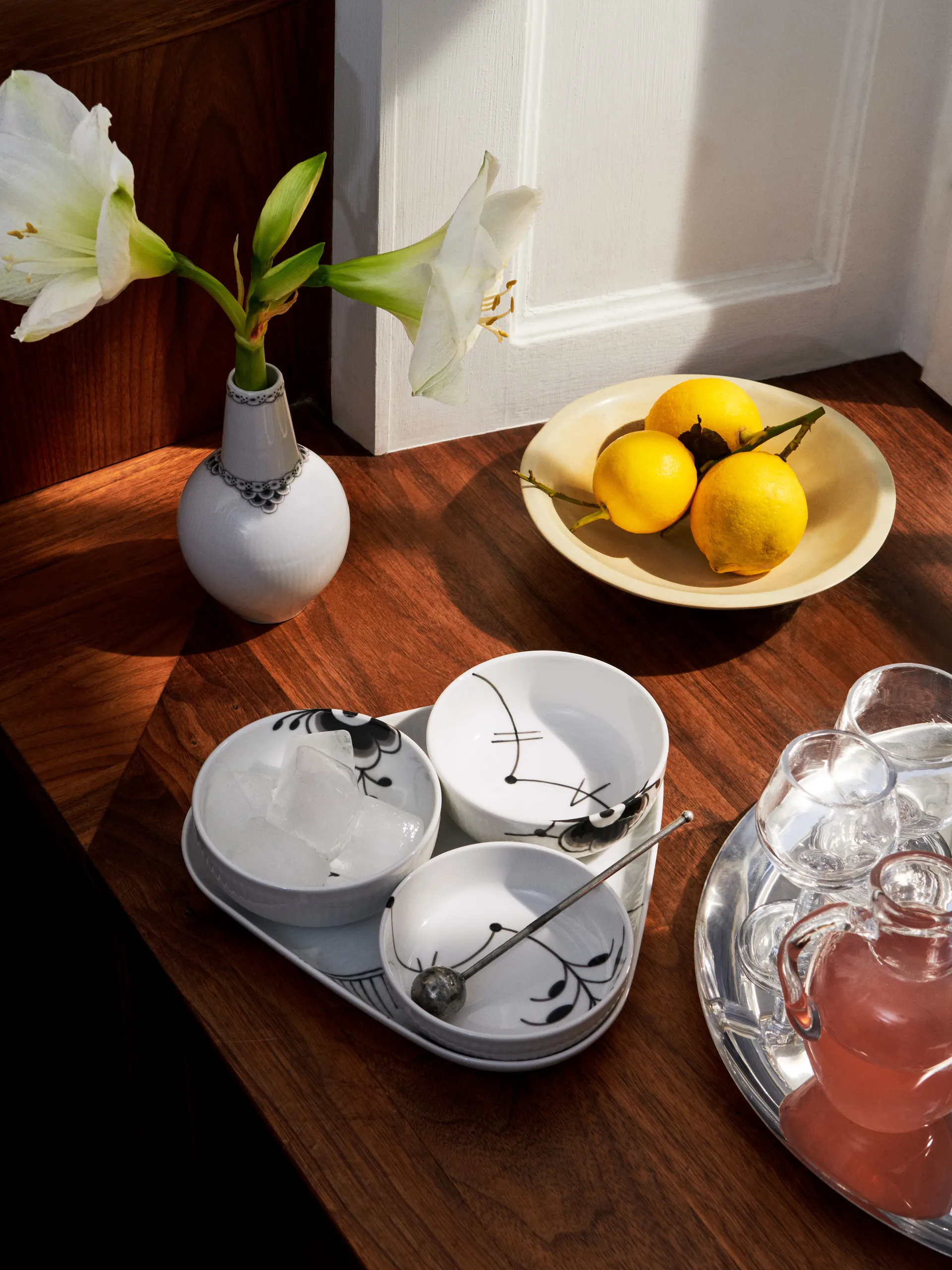 Black Fluted Mega serveringssæt 4 dele, Sort-hvid Royal Copenhagen