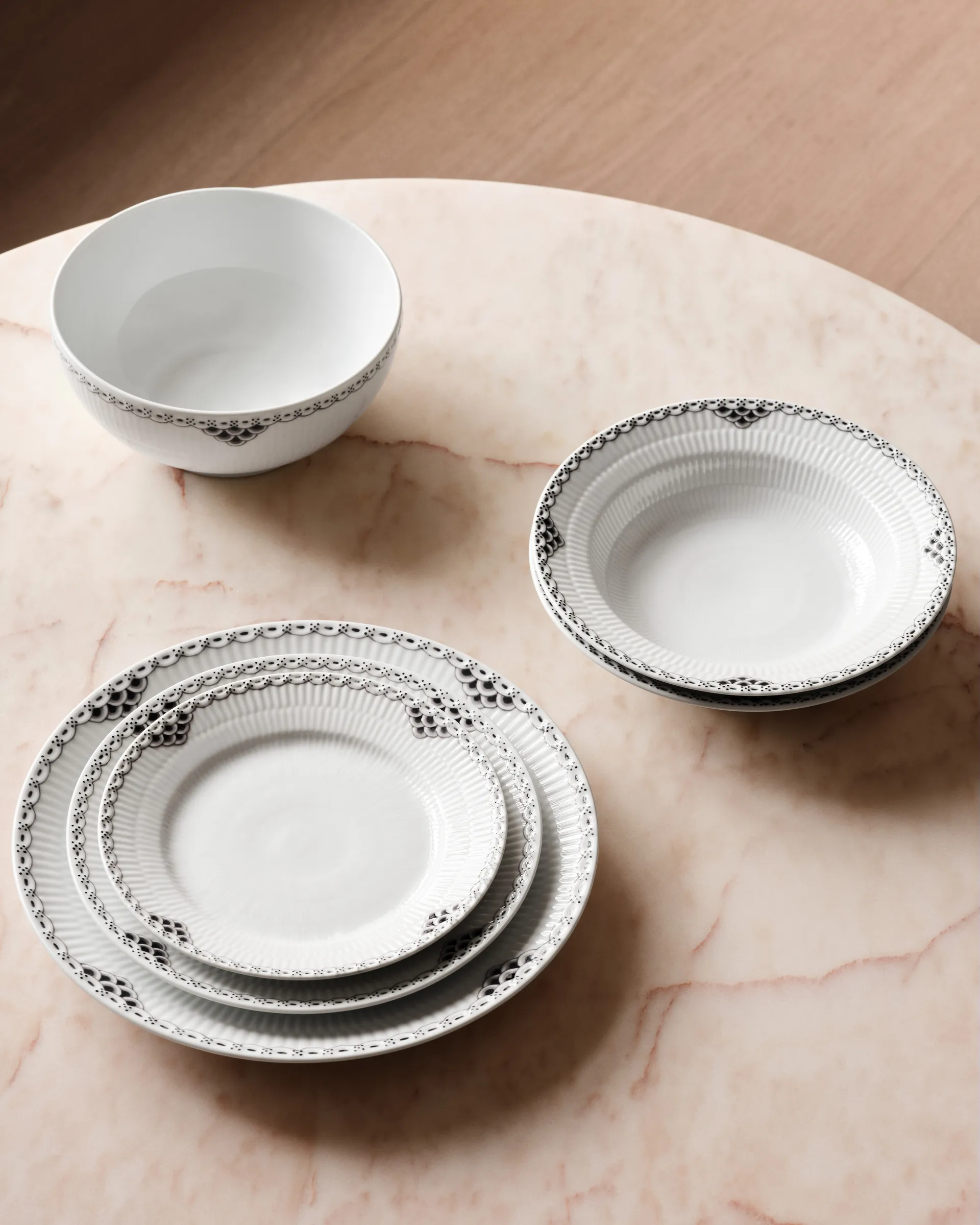 Black Lace dyb tallerken, Ø21 cm Royal Copenhagen