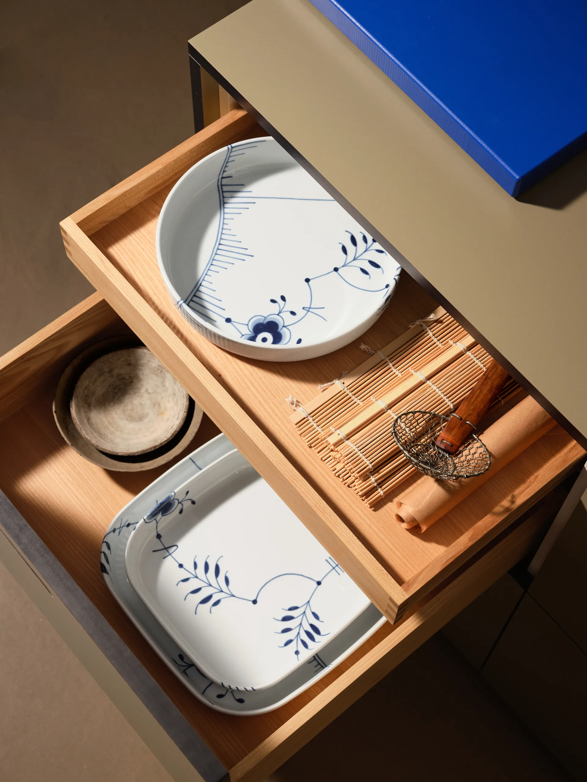 Blue Mega ovnfast fad rundt, Ø27 cm Royal Copenhagen