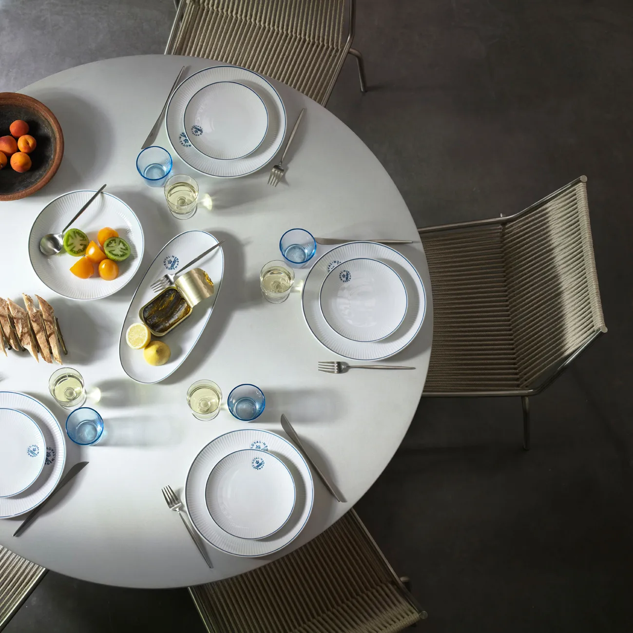 Blueline ovalt fad 37 cm, Hvid/Blå Royal Copenhagen