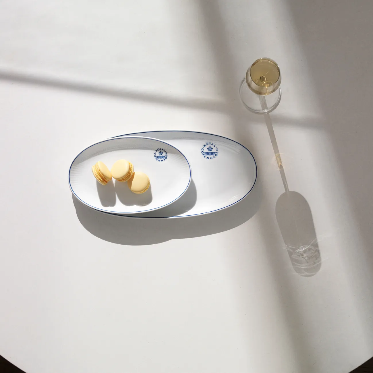 Blueline ovalt fad 37 cm, Hvid/Blå Royal Copenhagen