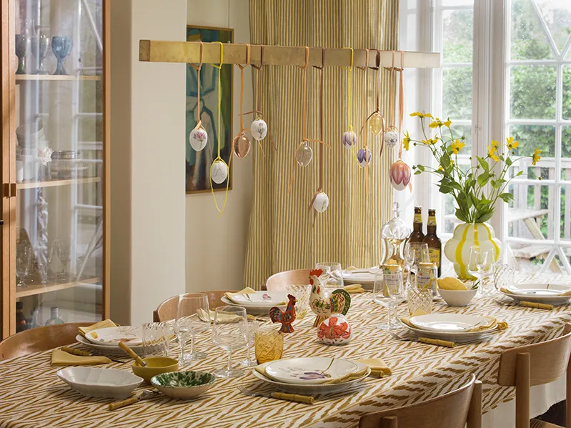 Royal Copenhagen påskeæg 2022 6 cm 2 dele, Poetens påskelilje knop & blad Royal Copenhagen