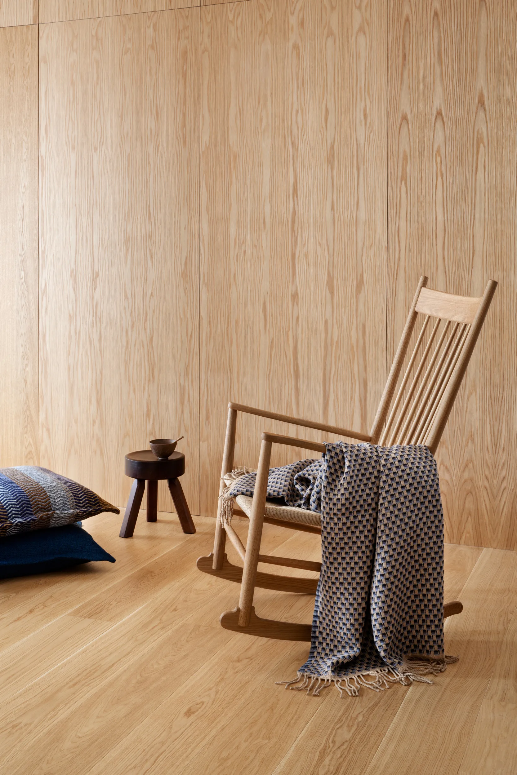 Isak plaid 150x210 cm, Far away blue Røros Tweed