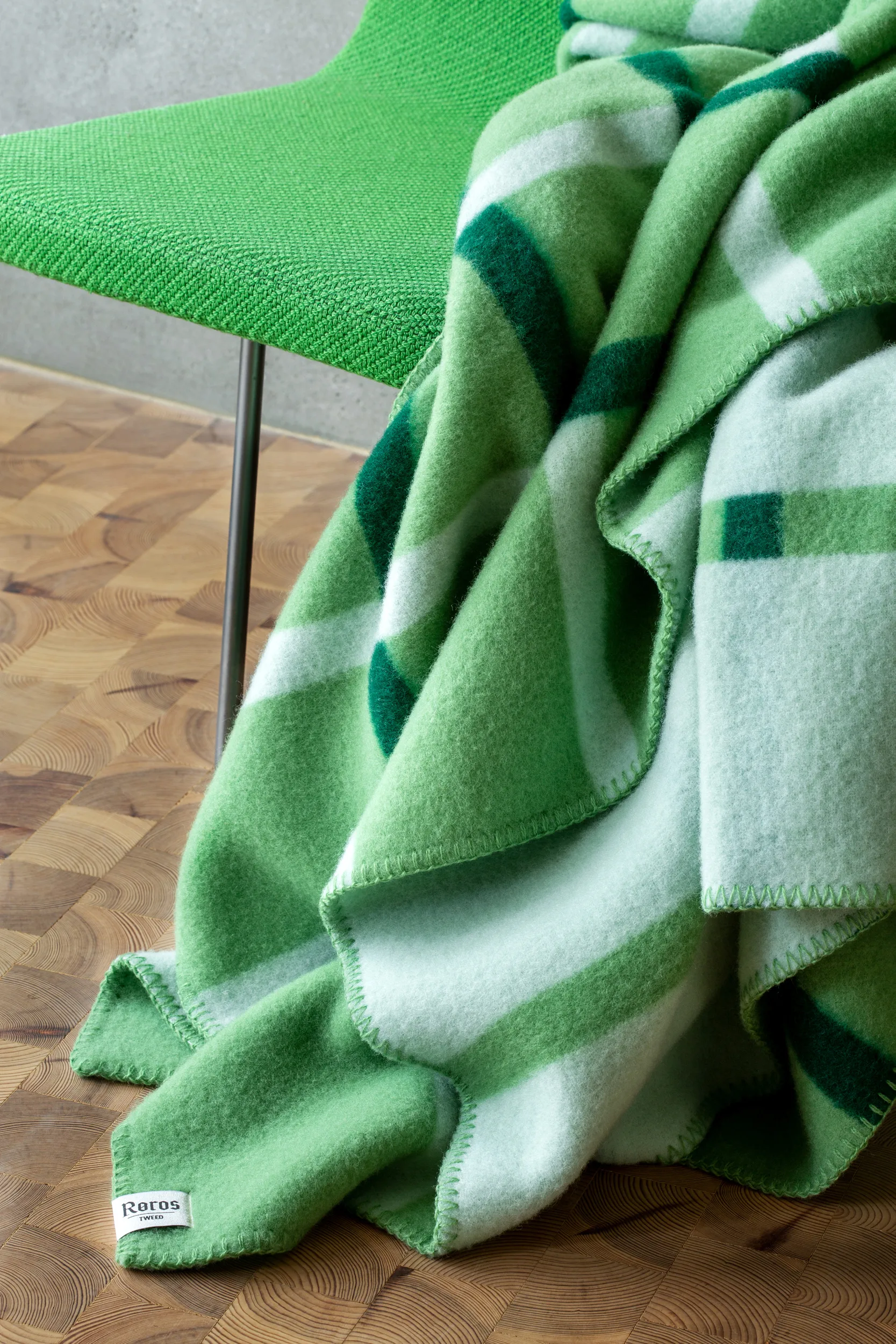 Knut tæppe 135x200 cm, Field green Røros Tweed