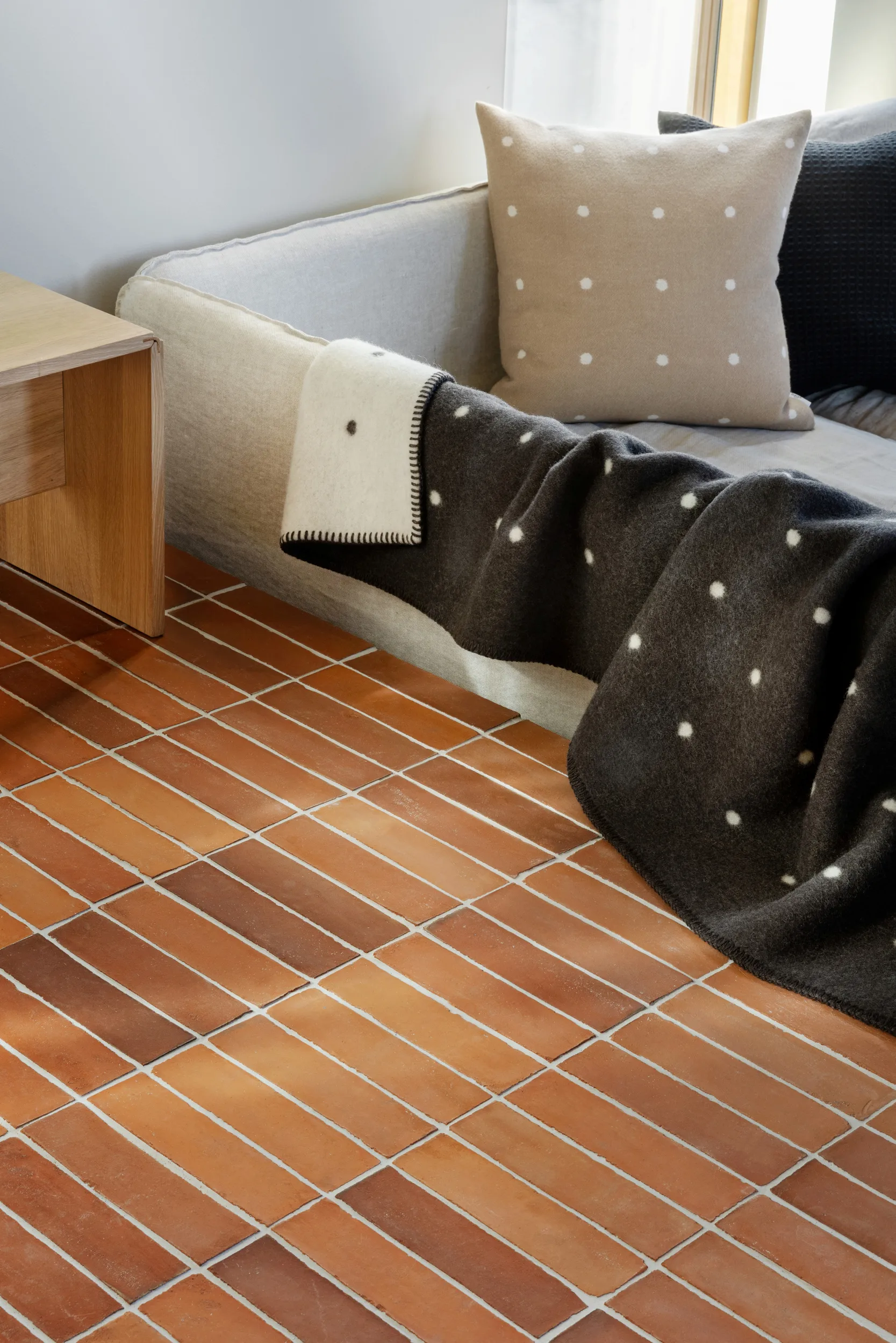 Pastille tæppe 135x200 cm, Black and white Røros Tweed