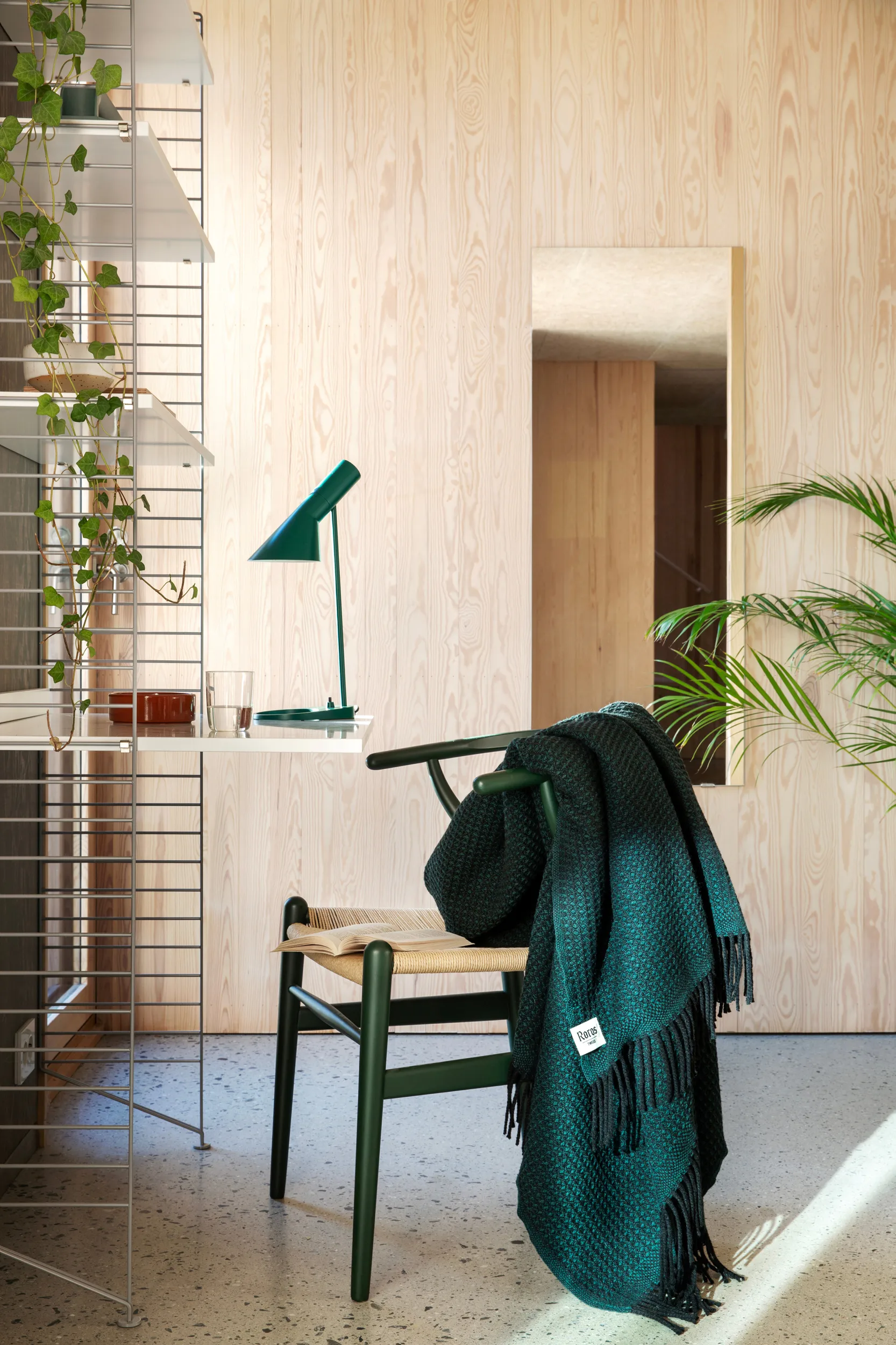 Vega plaid 150x210 cm, Dark green Røros Tweed