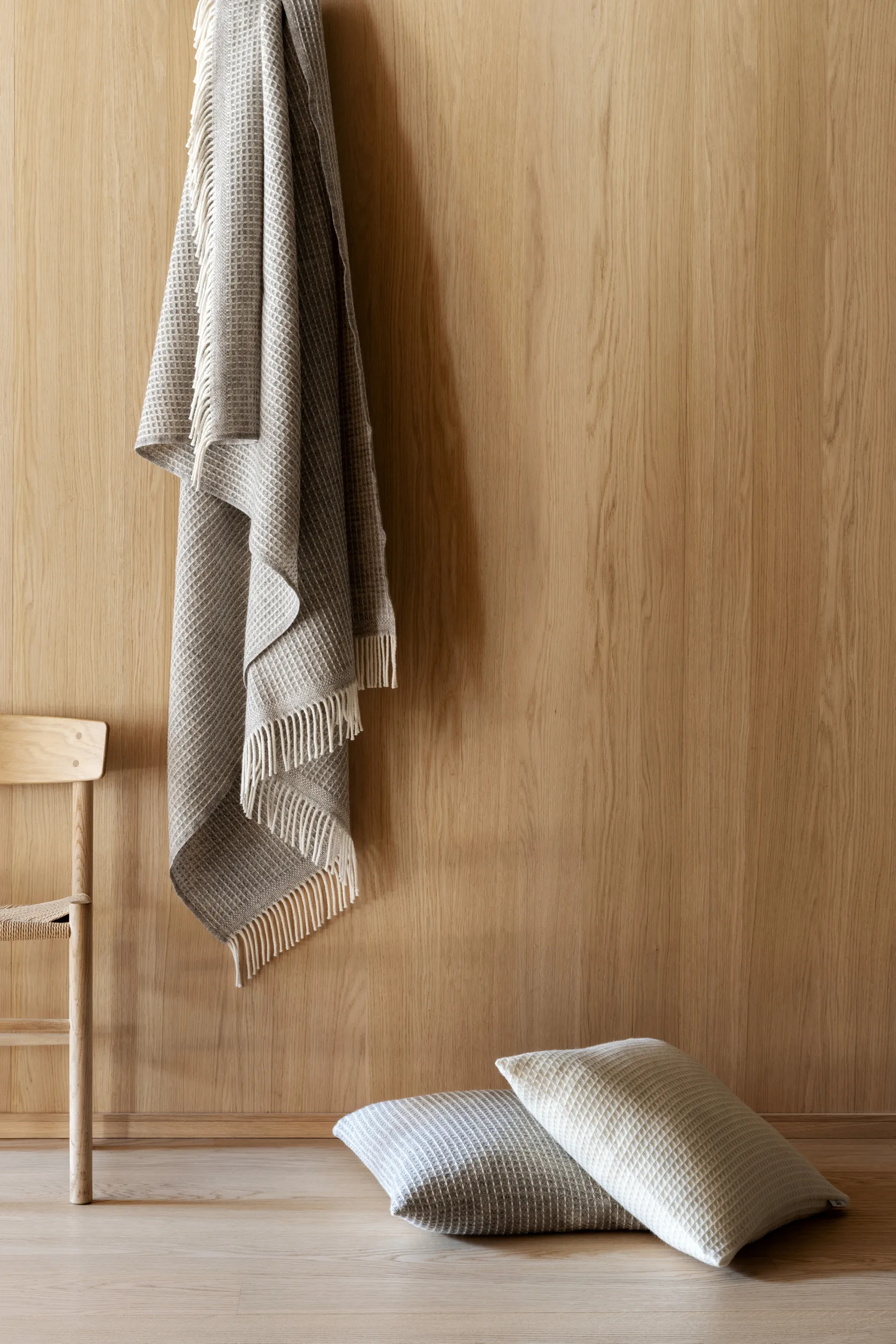 Vega plaid 150x210 cm, Grey Røros Tweed