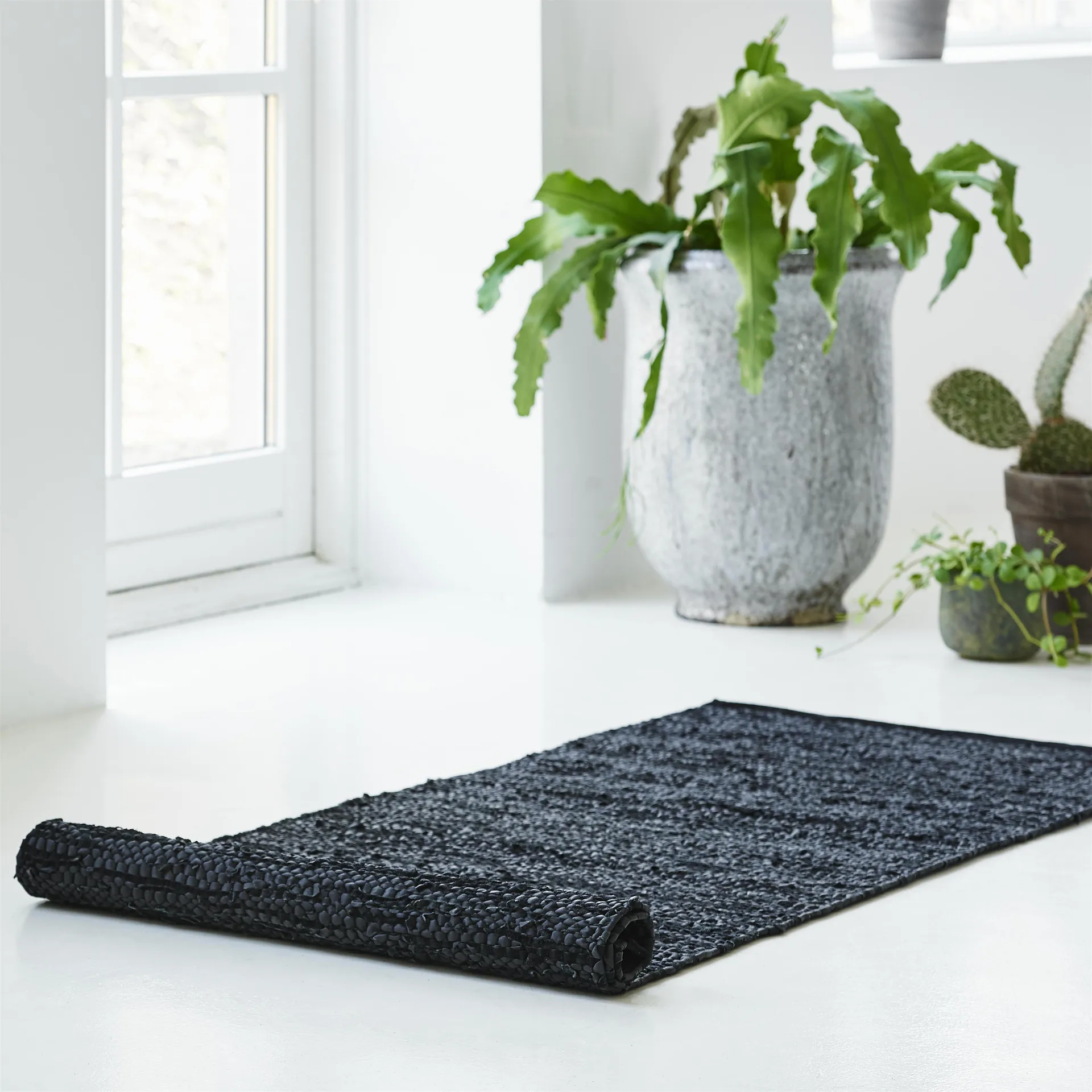 Leather måtte 75x200 cm, black (sort) Rug Solid