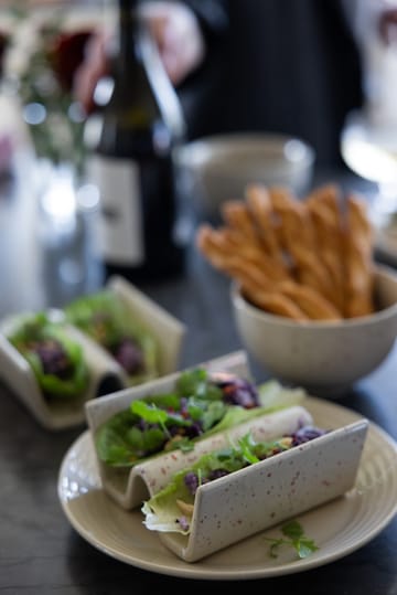 Ditte tacostativ 2-pak - Beige-vinrød - Sagaform