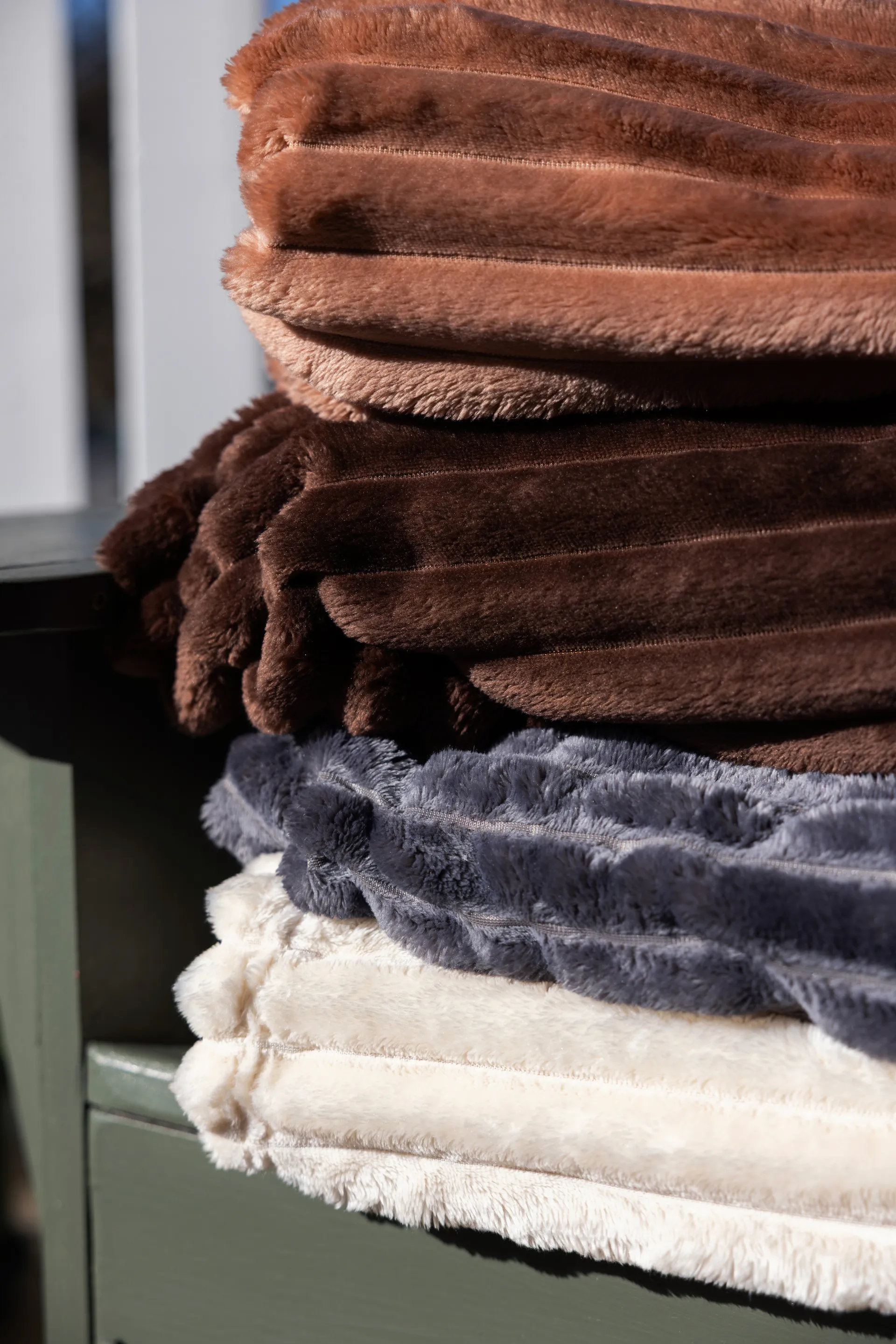 Esther fleeceplaid, Benvit Sagaform