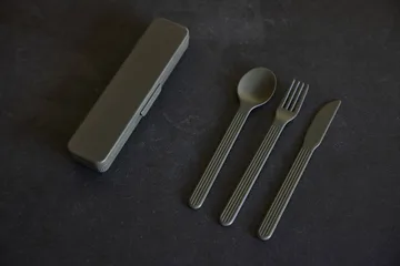 Tina bestiksæt - Grøn Pantone 4228C - Sagaform
