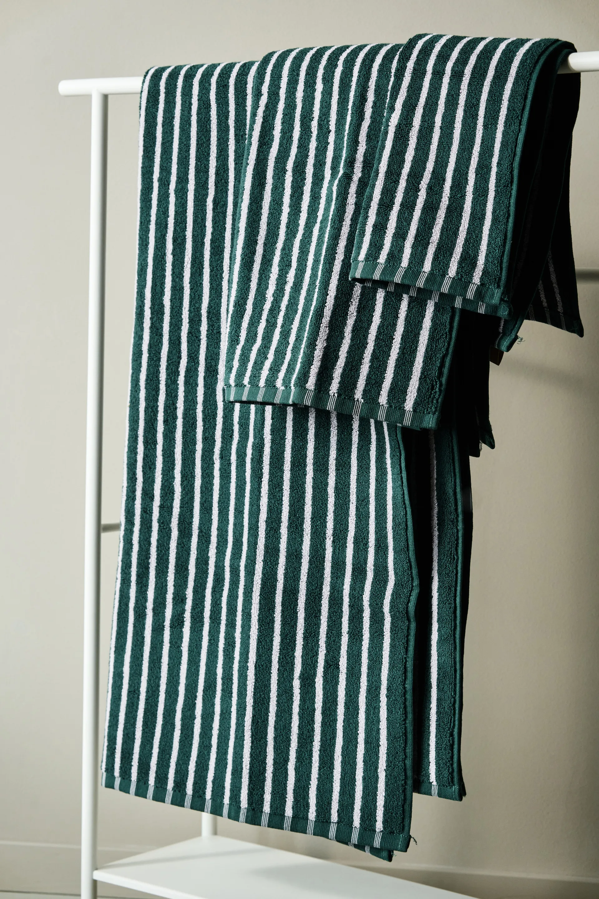 Drift badehåndklæde 70x140 cm, Grøn-lilla Scandi Living