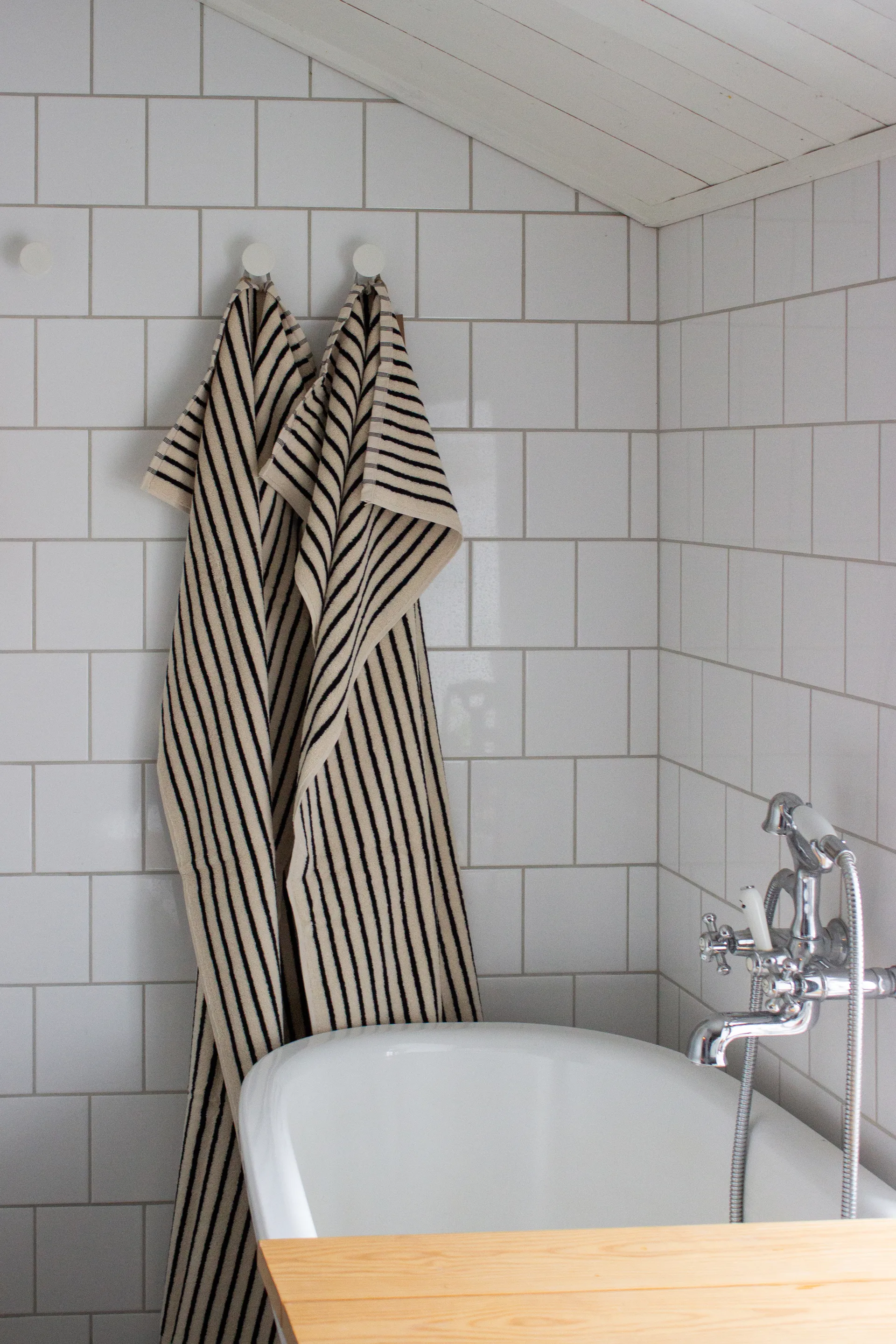 Drift badehåndklæder 100x150 cm 2-pak - Hvid-sort Scandi Living