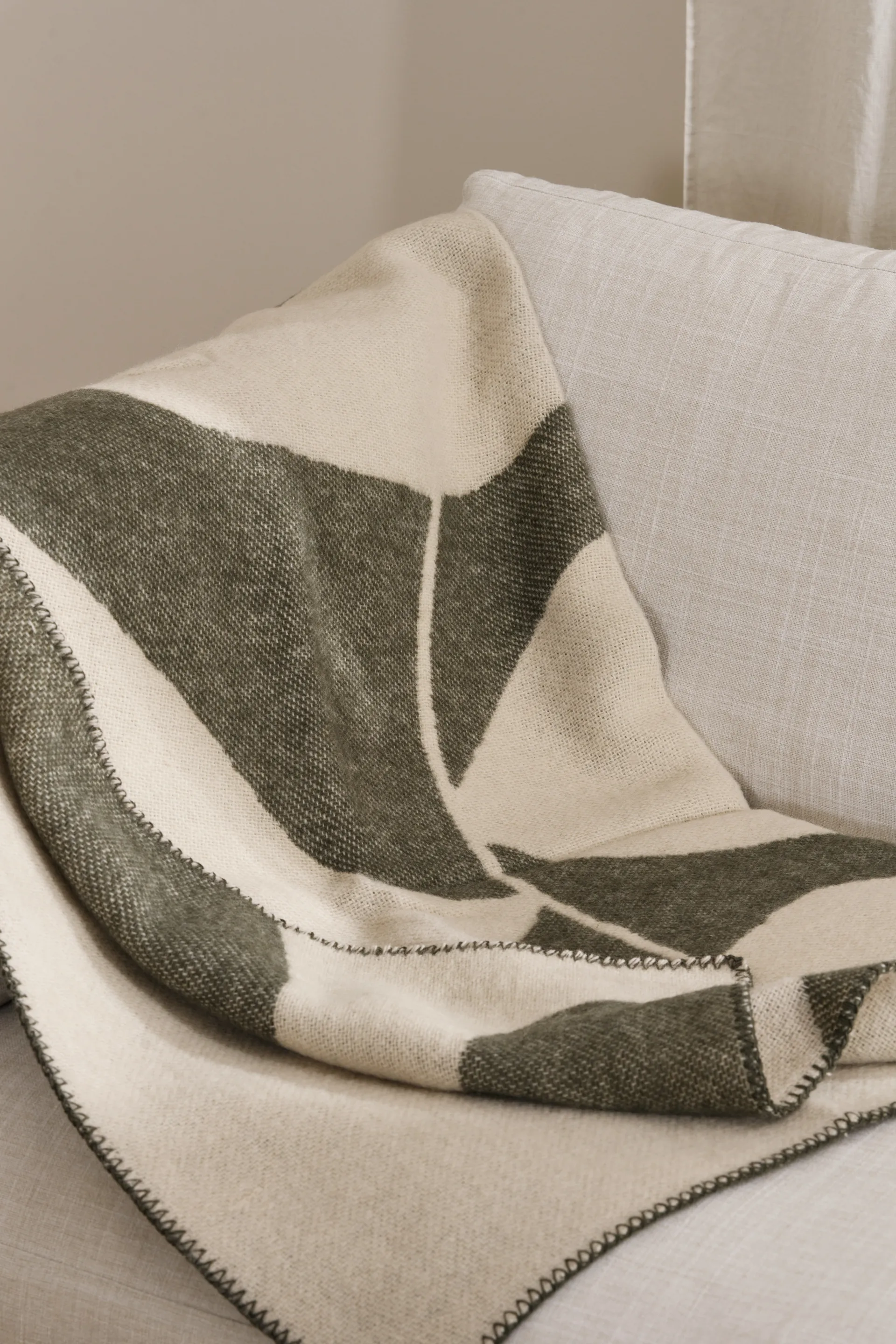 Leaf uldplaid 130x180 cm, Khaki grøn Scandi Living