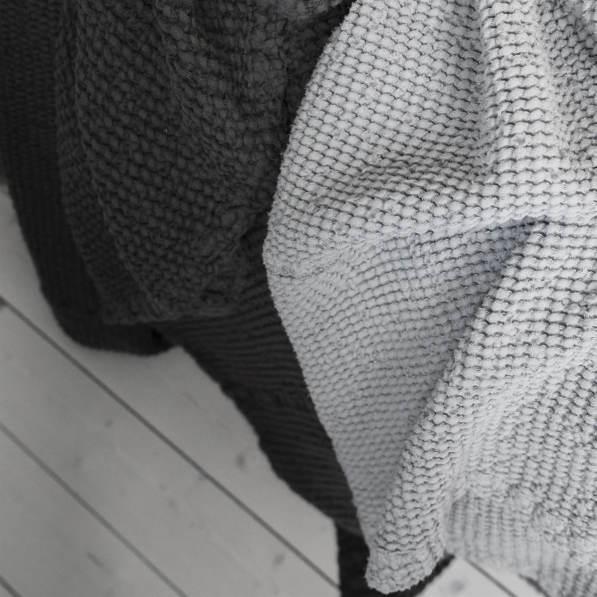 Moss sengetæppe 160x260 cm, Charcoal (grå) Scandi Living