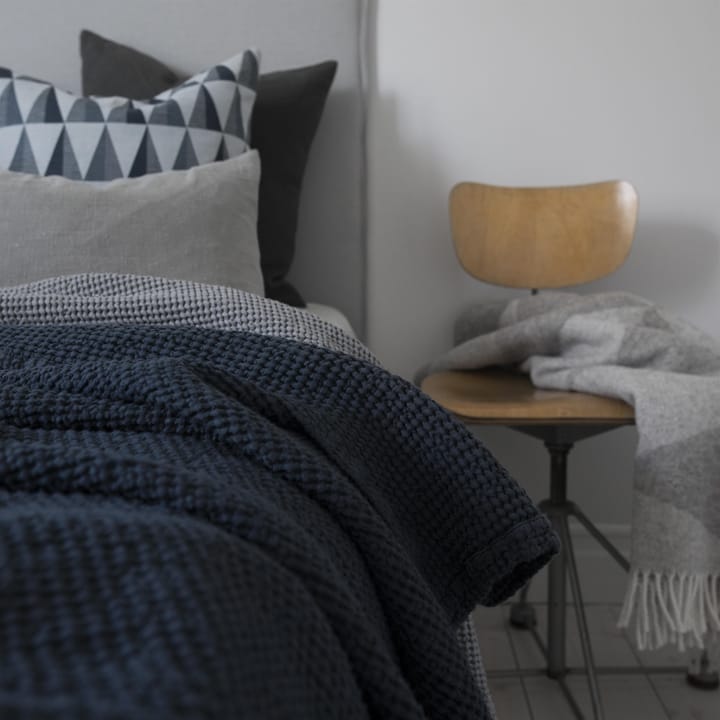 Moss sengetæppe 260x260 cm, Storm blue (blå) Scandi Living
