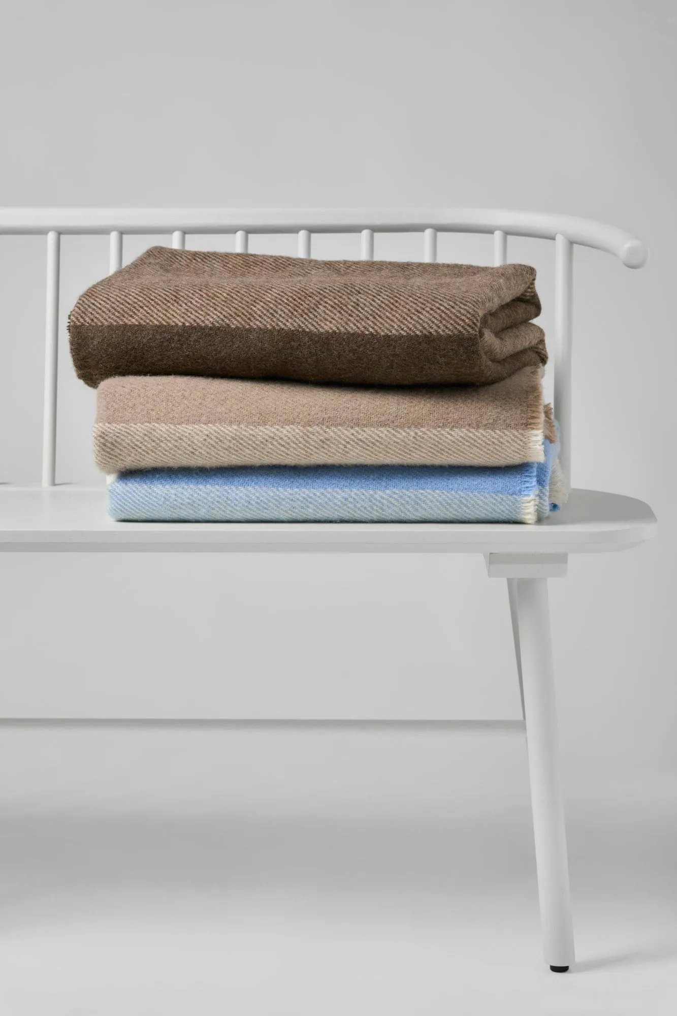 Row stribet uldplaid, Lyseblå, 120x185 cm Scandi Living