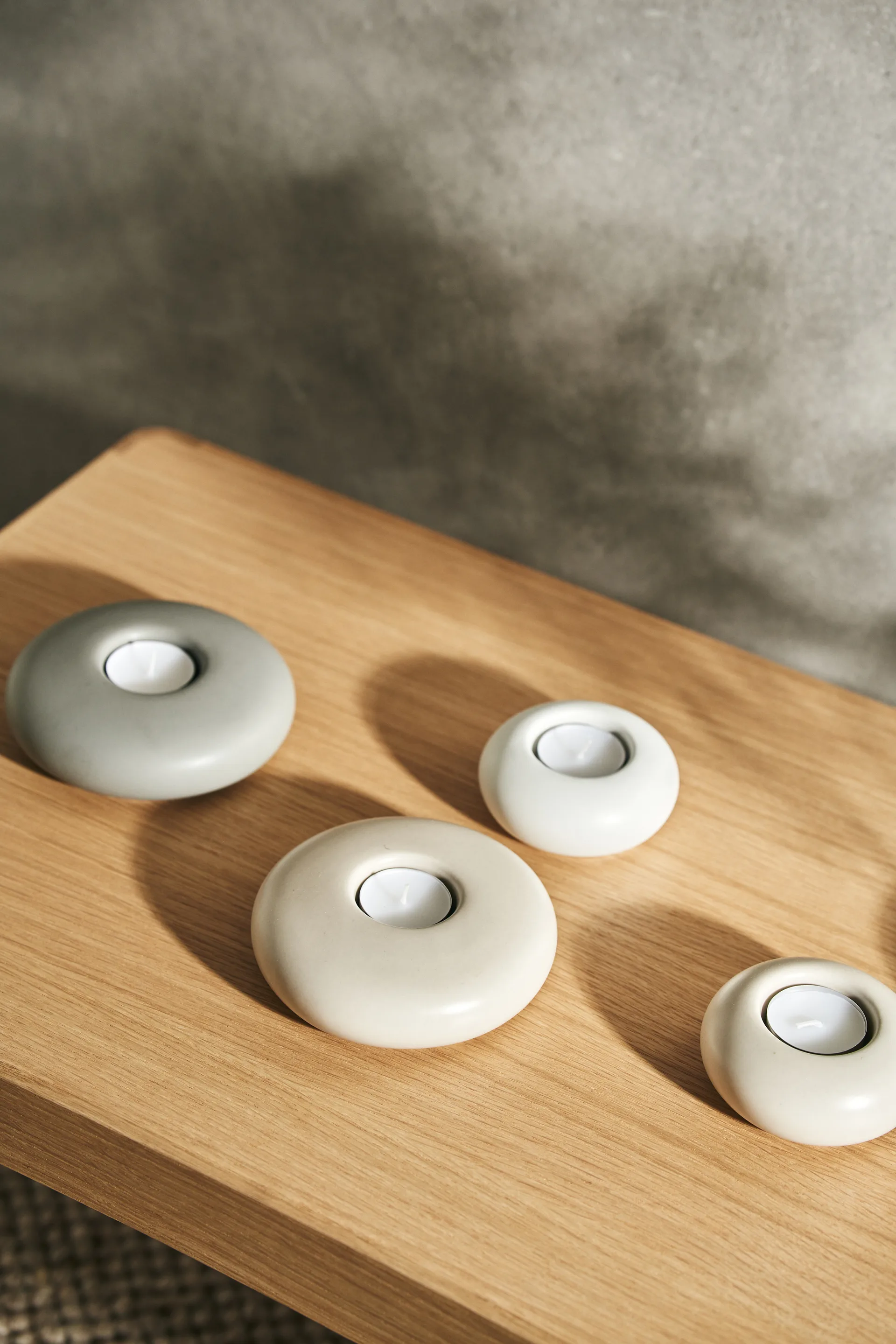 Stone fyrfadsstage Ø9 cm, Hvid Scandi Living