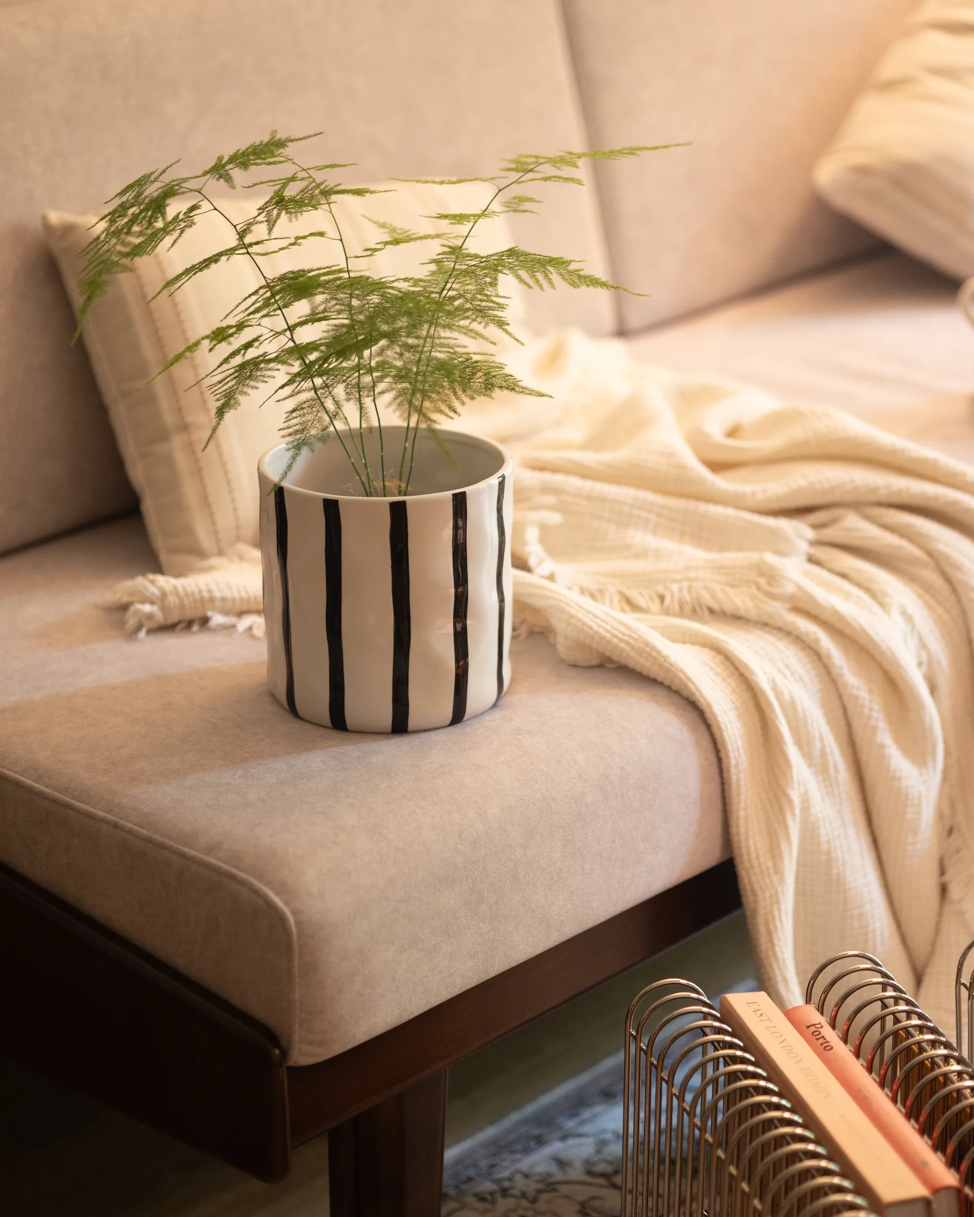 Thrive krukke Ø16 cm, Hvid-sort Scandi Living