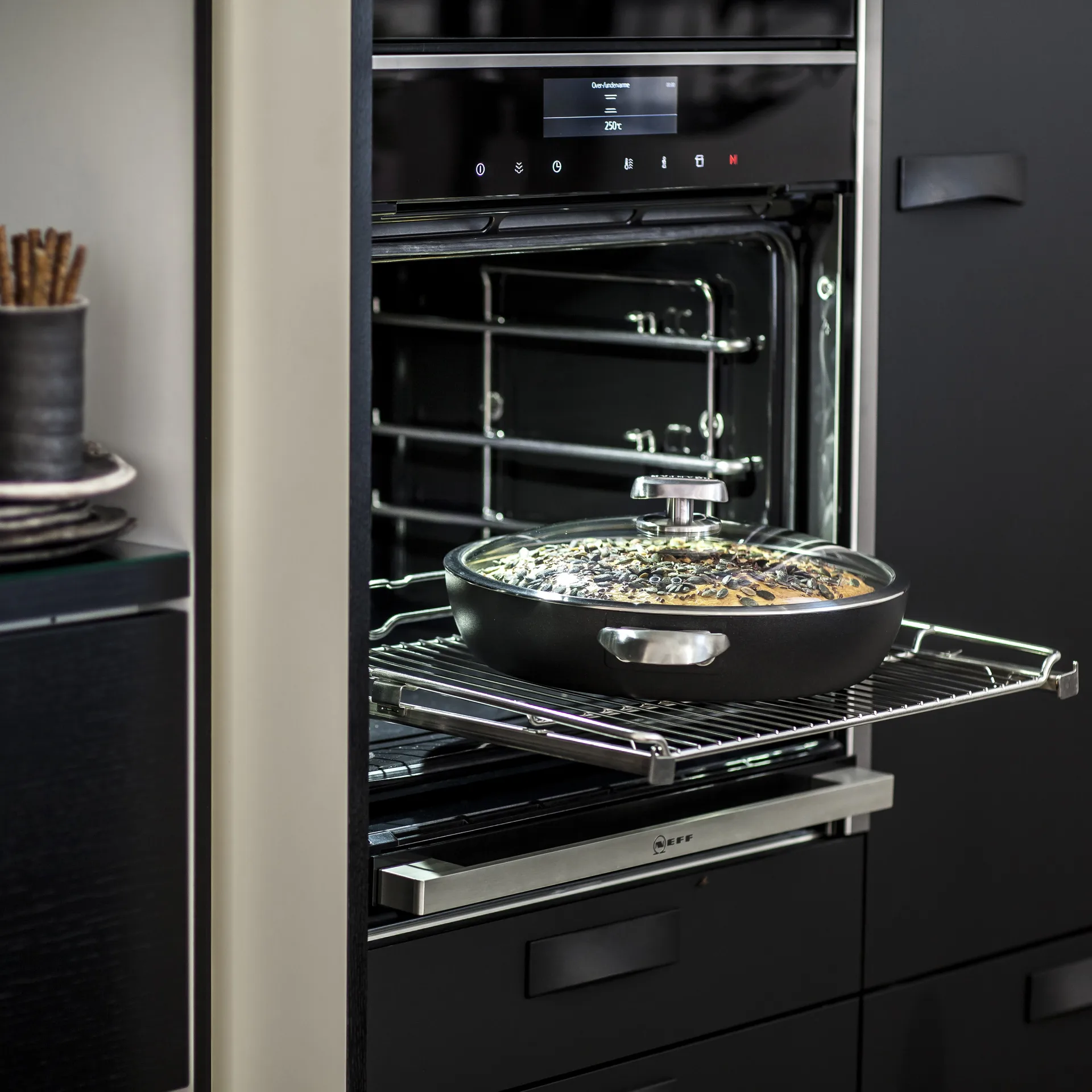 Scanpan Pro IQ traktørpande med låg, Ø28 cm Scanpan