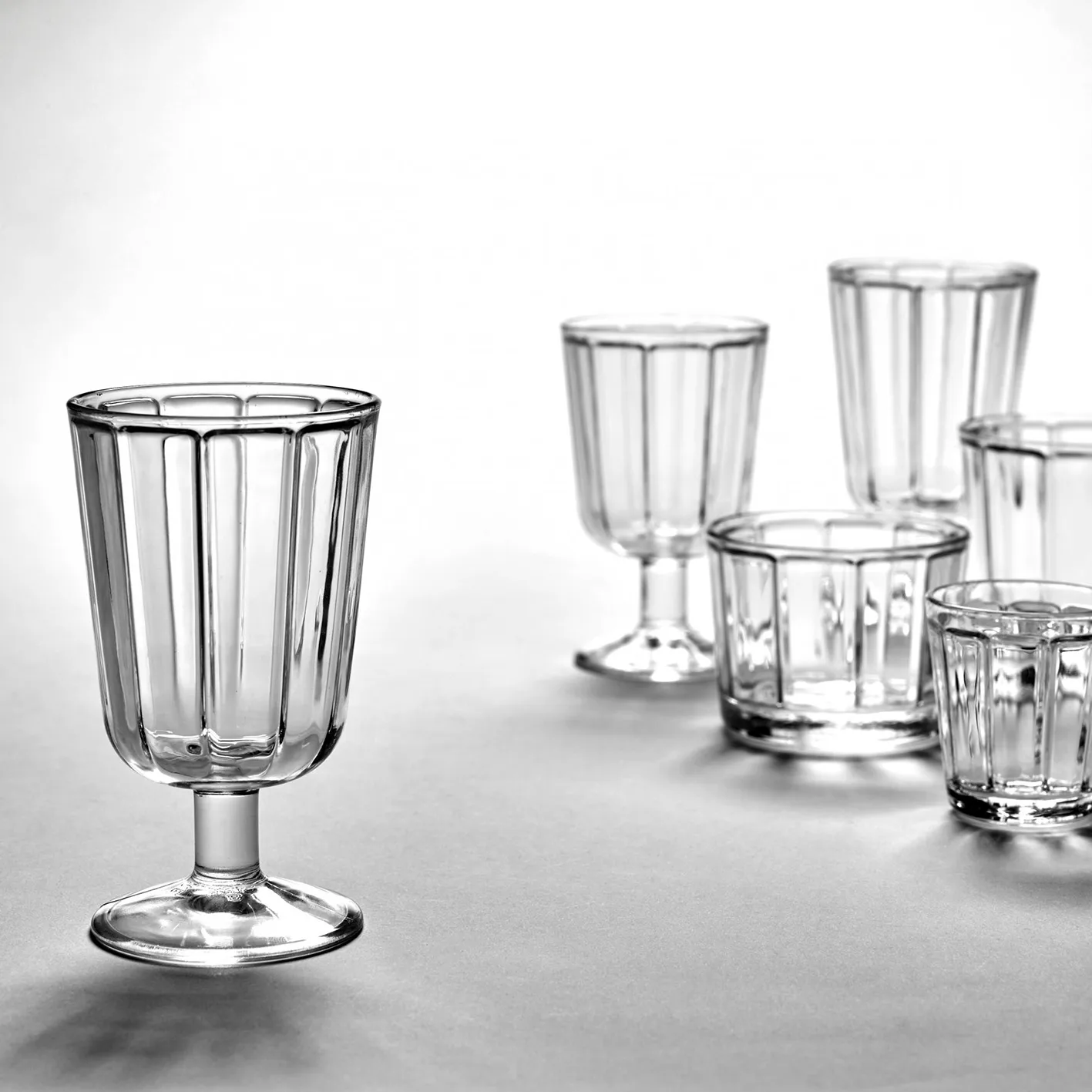 Surface hvidvinsglas 18 cl 4-pak Klar Serax