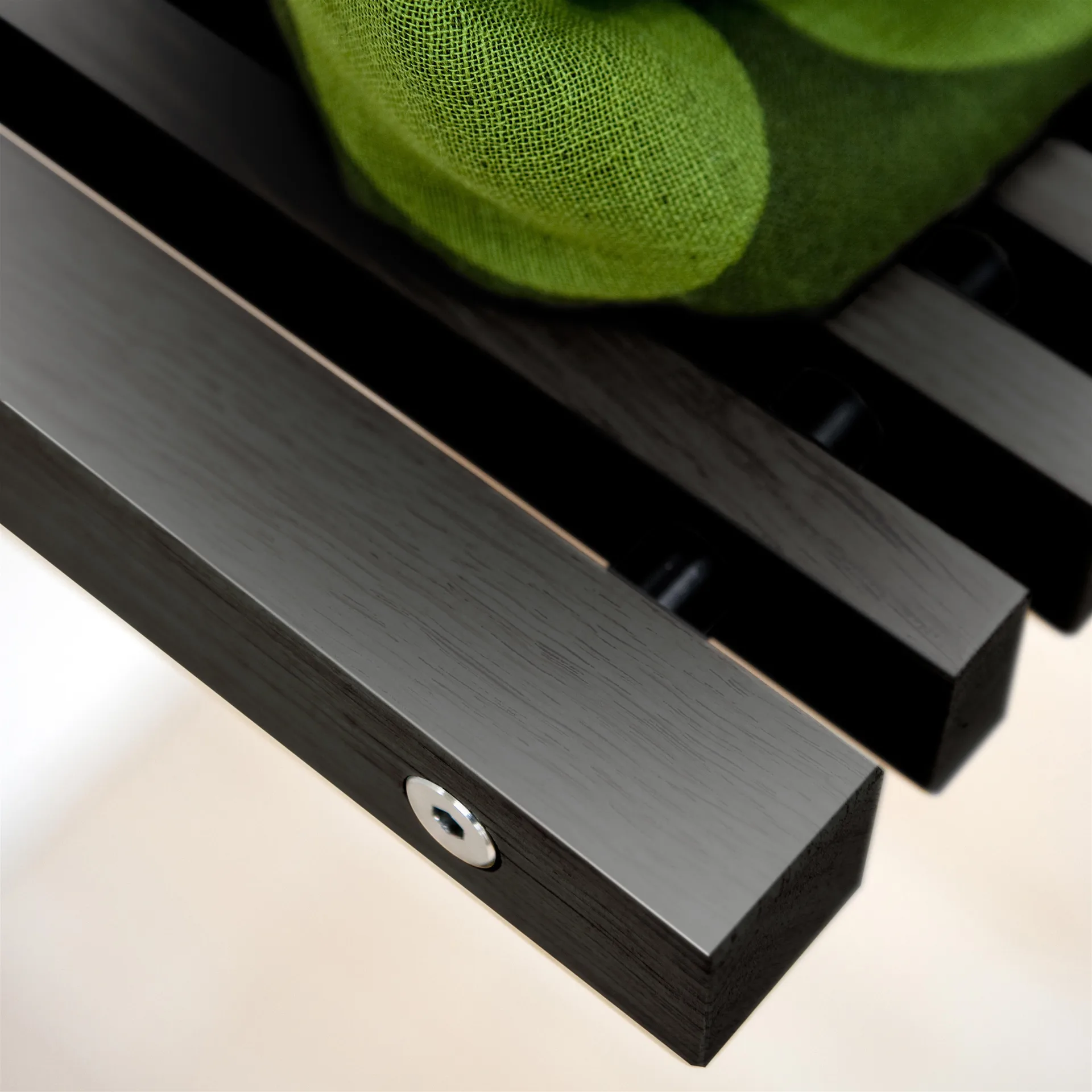 Cutter vægstol, sortlakeret eg Skagerak