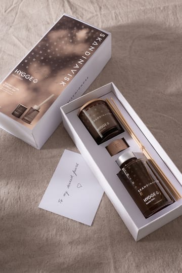 HYGGE duftlys & duftpinde - 65 g + 100 ml - Skandinavisk