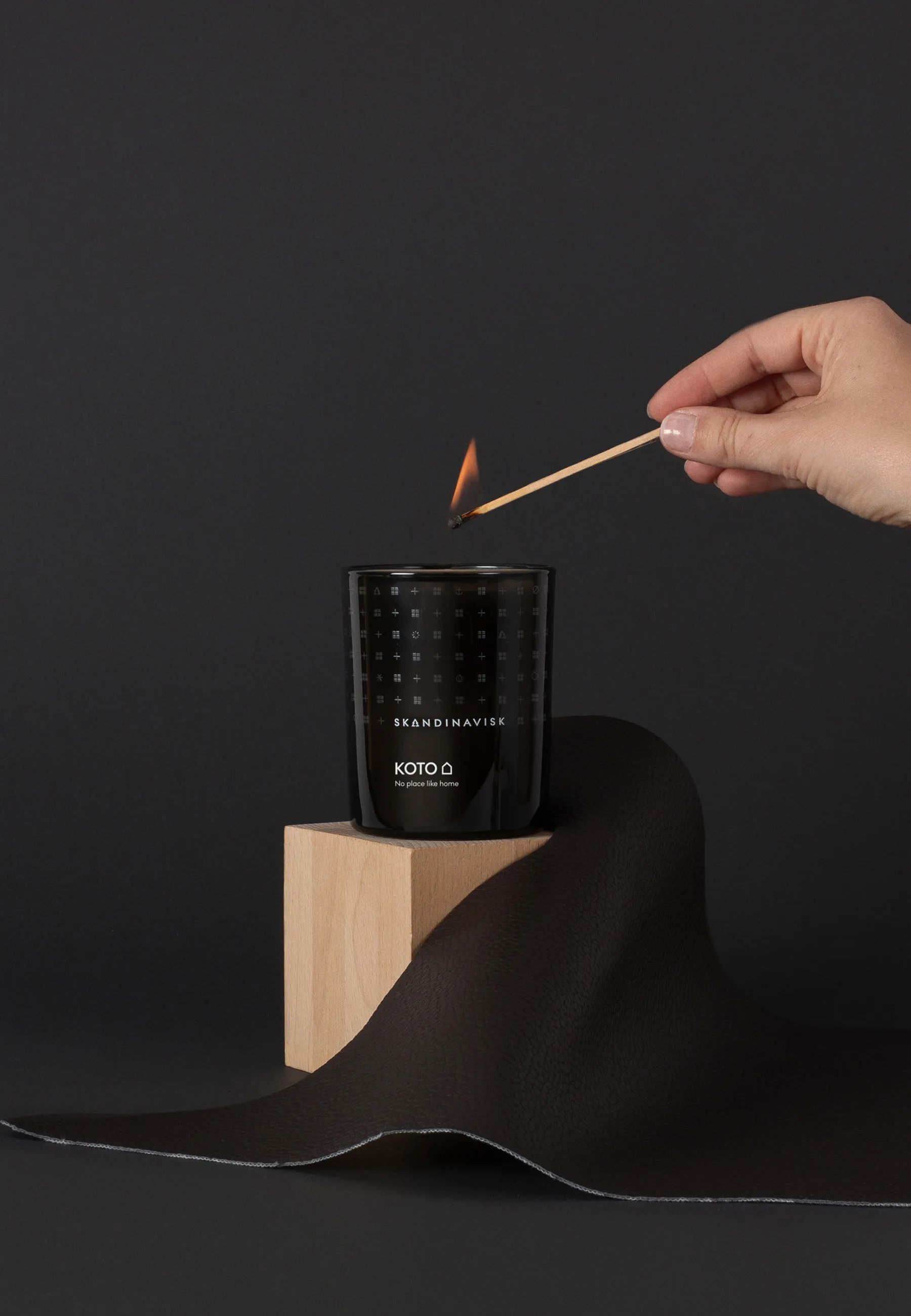 Koto duftlys med låg, 200 g Skandinavisk