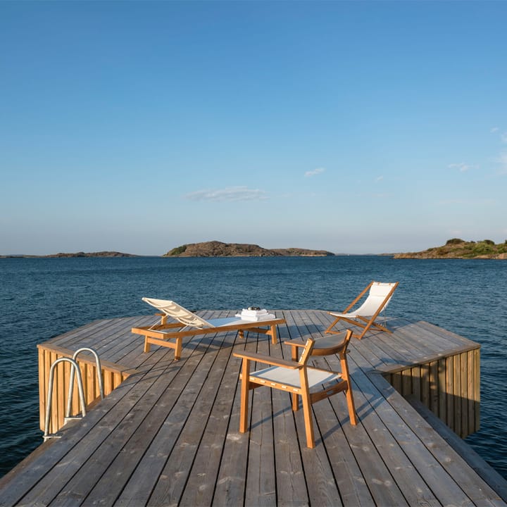 Djurö solseng, Batyline white, teak Skargaarden