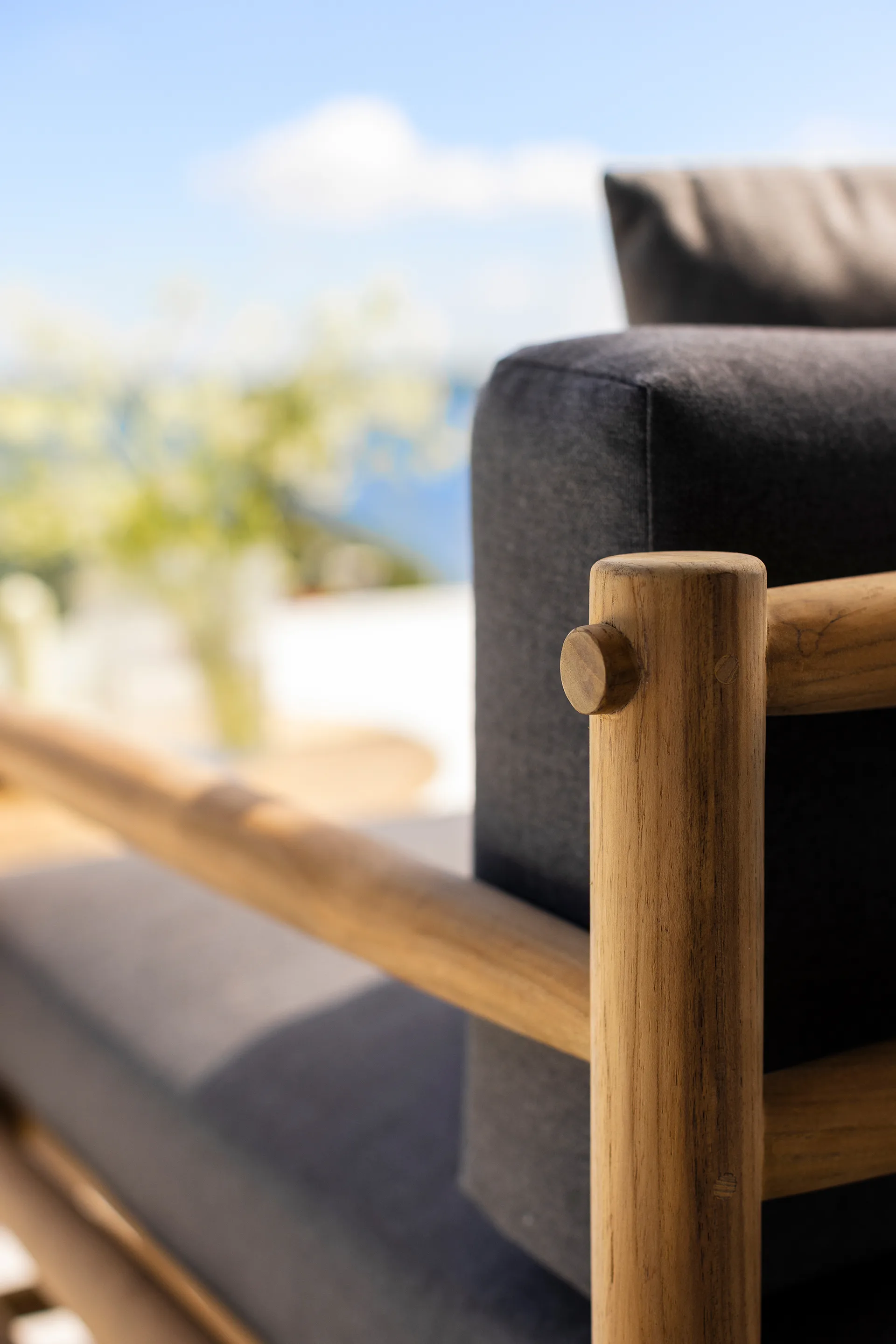 Saltholm lounge stol teak-gråbrun pude Skargaarden