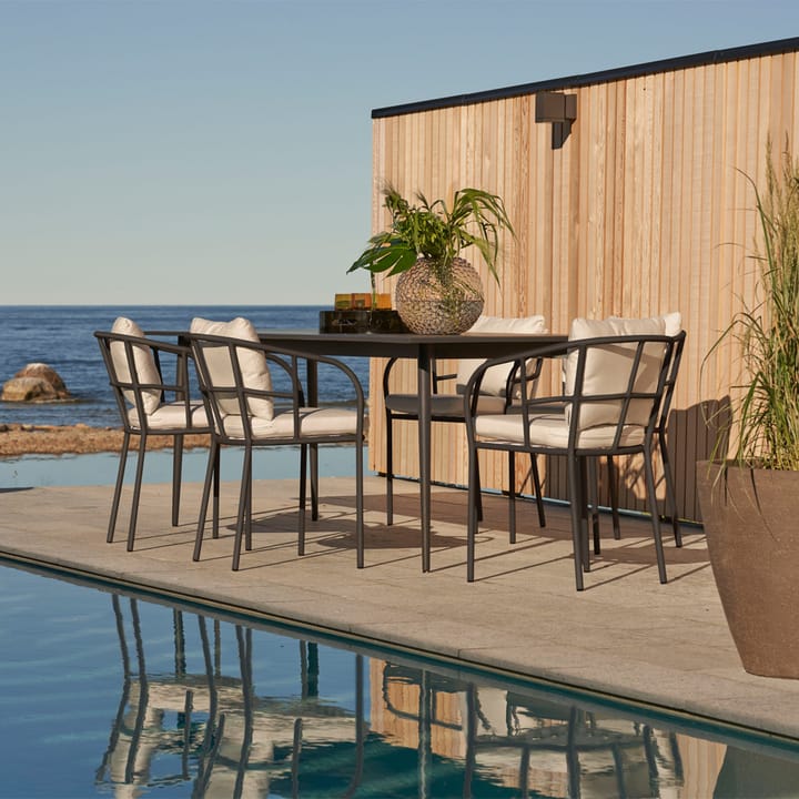 Saltö Dining armstol, Sunbrella silver grey-stativ charcoal grey Skargaarden