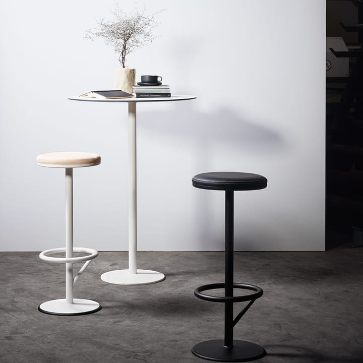Orbit barskammel høj, sort mat, sort læder SMD Design