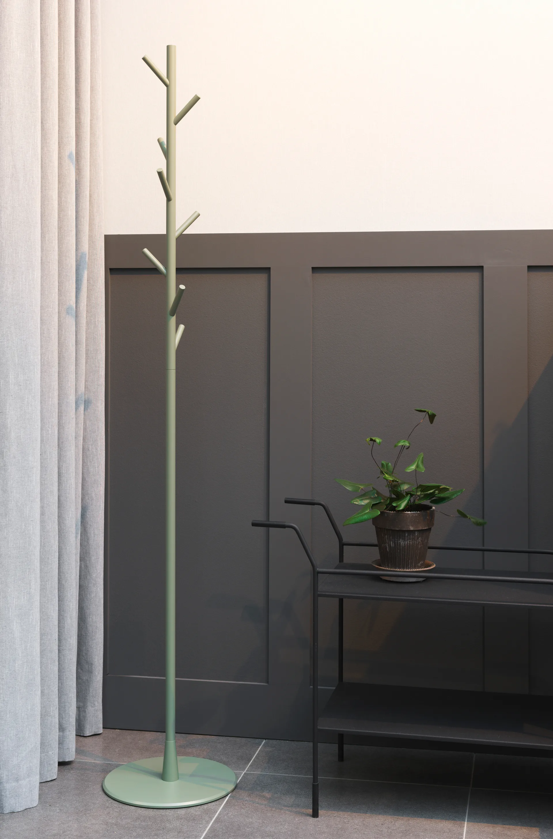 Sticks klædeophæng – gulv, Lindetræ SMD Design