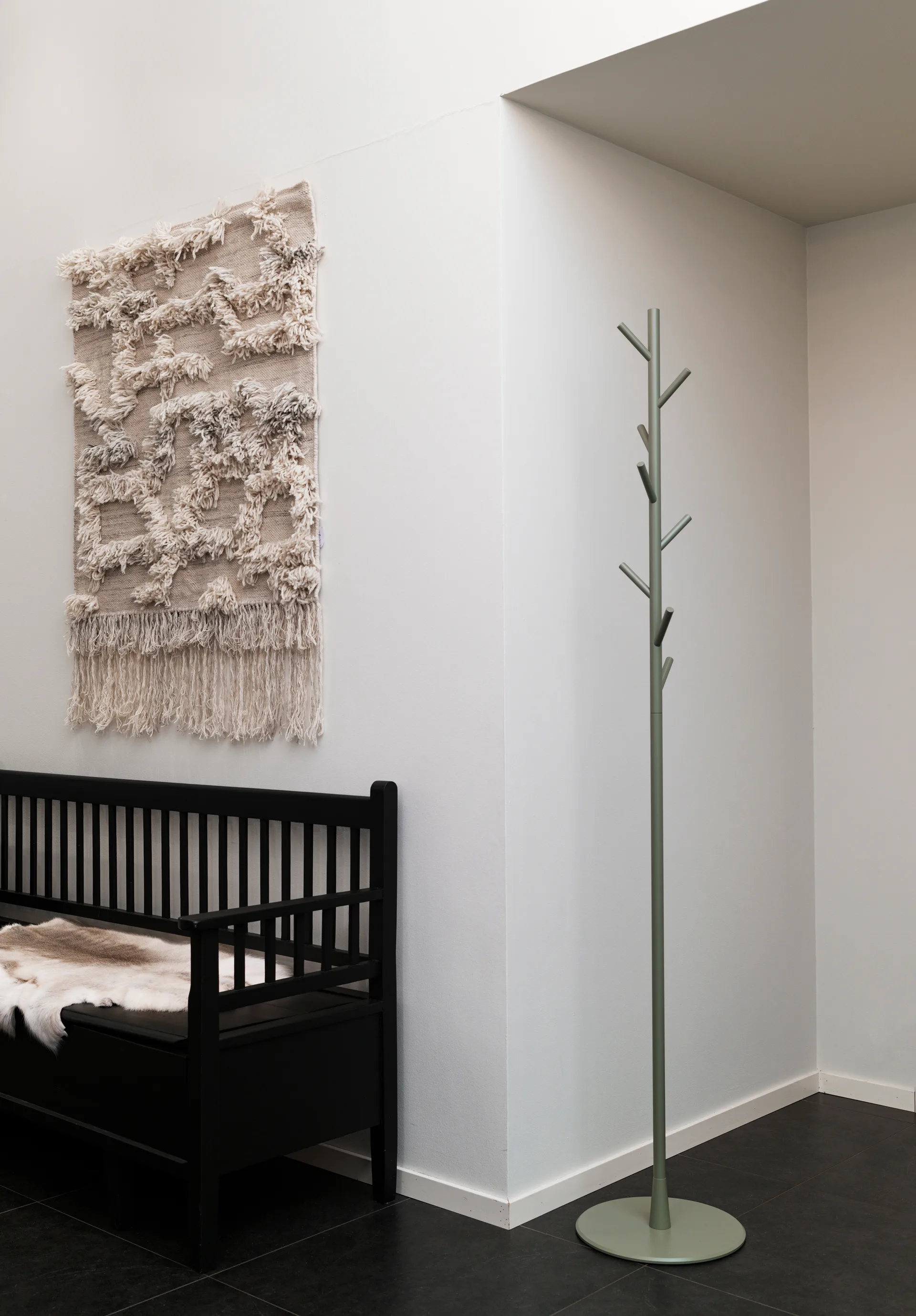 Sticks klædeophæng – gulv, Lindetræ SMD Design