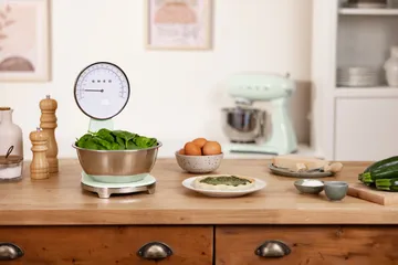 Smeg 50's Style analog køkkenvægt - Pastell green - Smeg