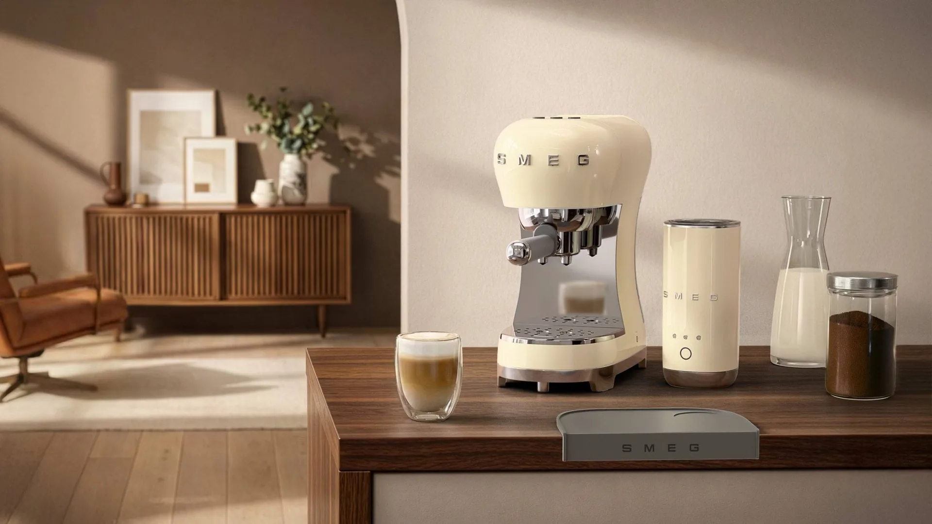 Smeg 50's Style espressomaskine med mælkeskummer, Creme Smeg