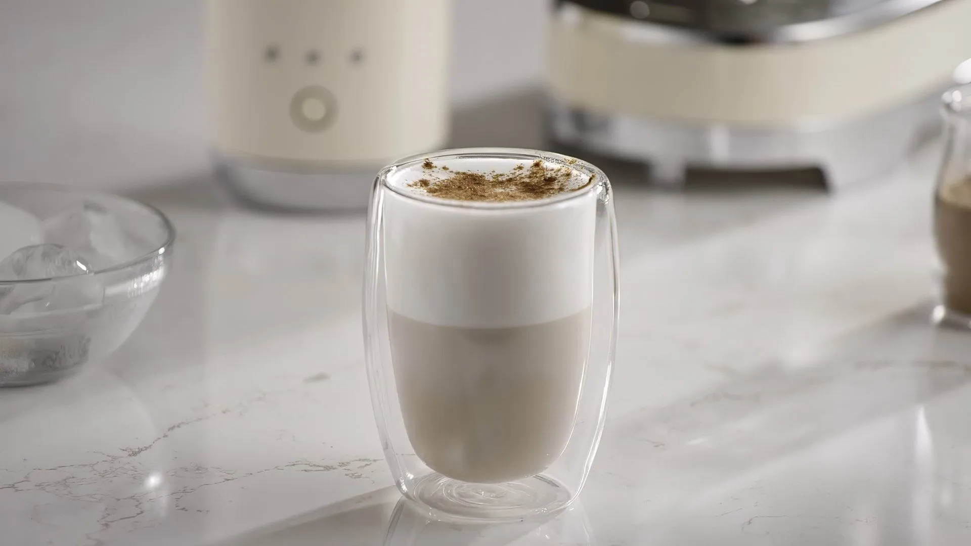 Smeg 50's Style espressomaskine med mælkeskummer, Creme Smeg