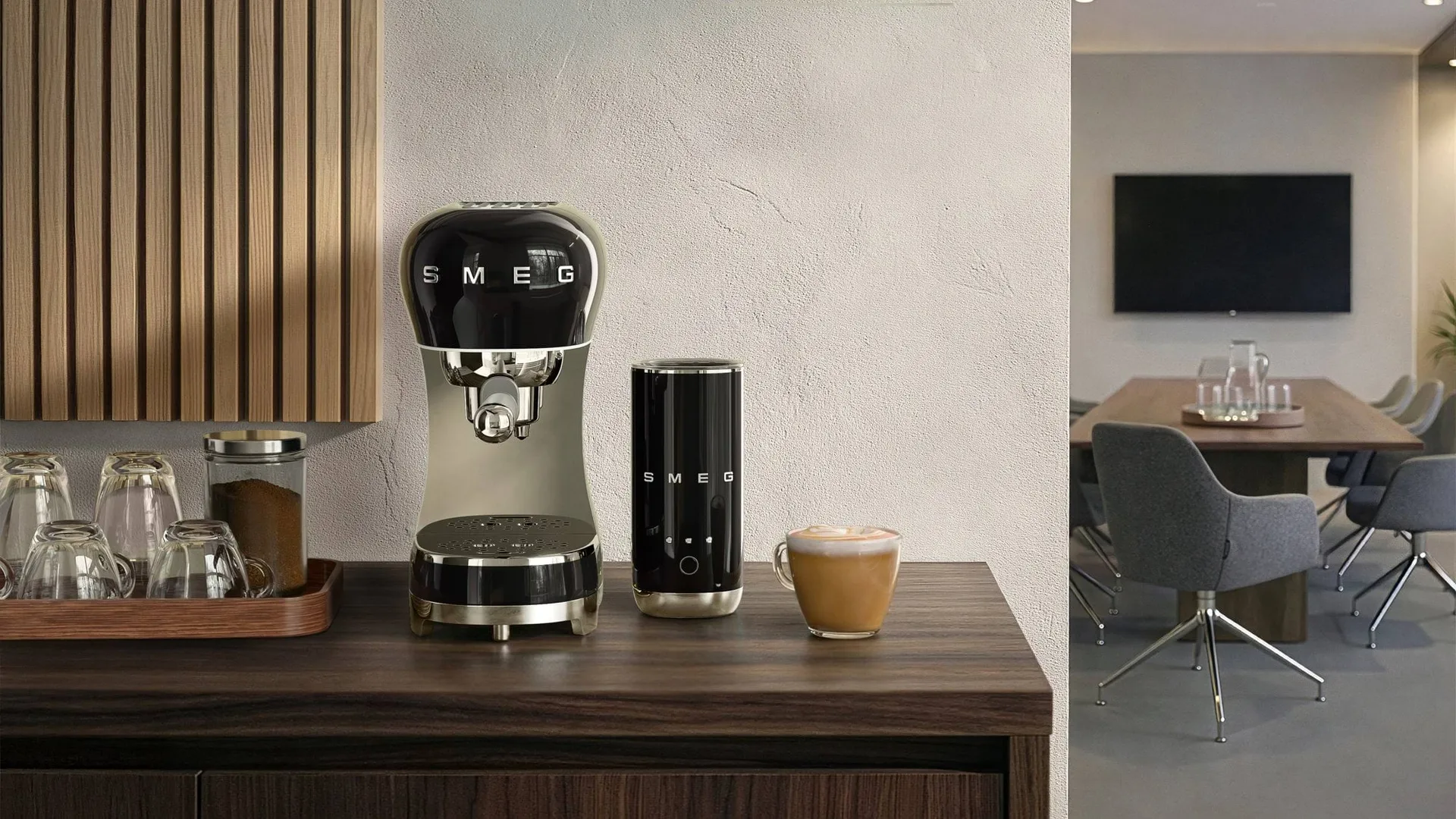 Smeg 50's Style espressomaskine med mælkeskummer, Sort Smeg