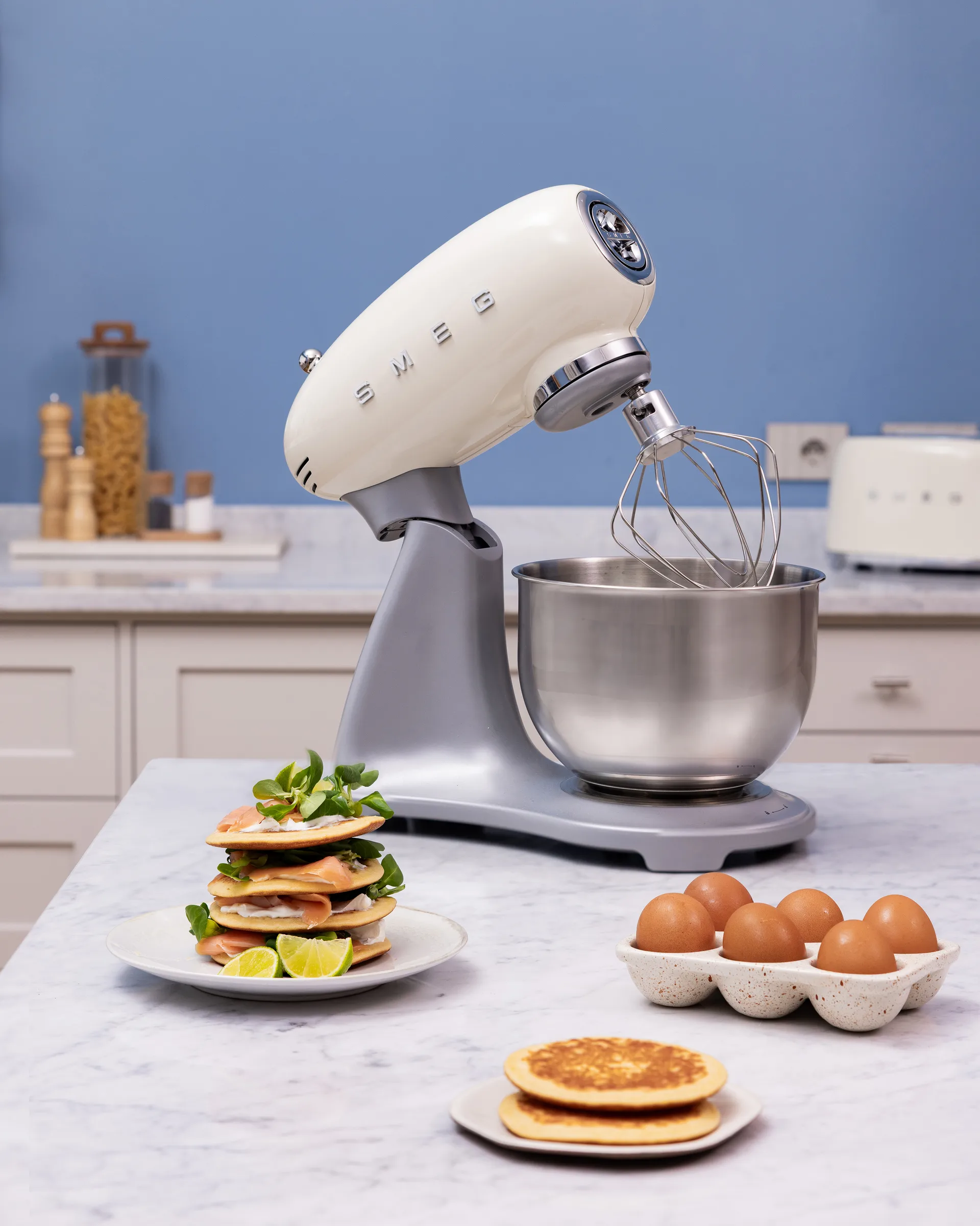 Smeg 50's Style køkkenmaskine 4,8 L, Creme-sølv 800 W Smeg