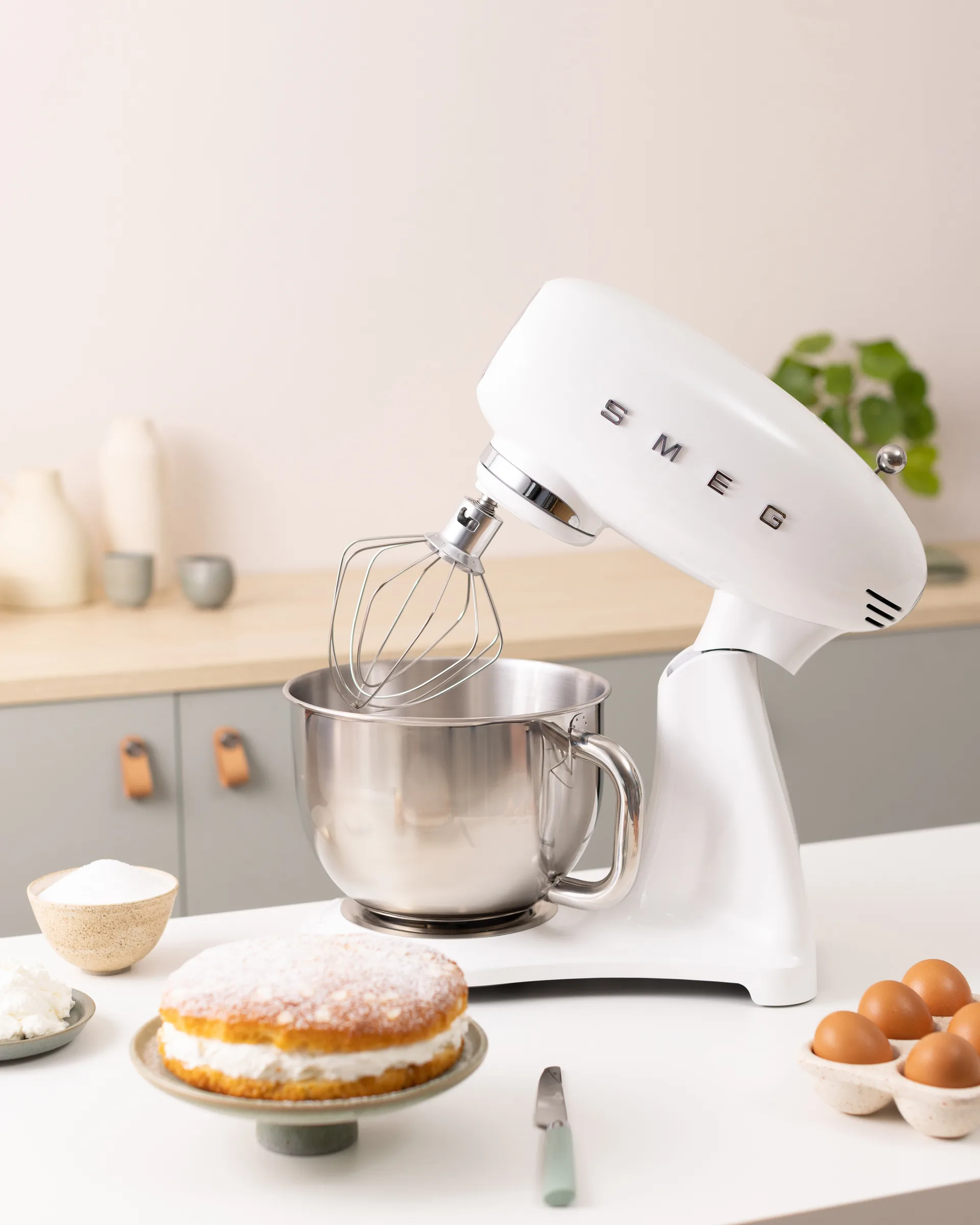 Smeg 50's style køkkenmaskine, Hvid, 1000 W, 4,8 l Smeg