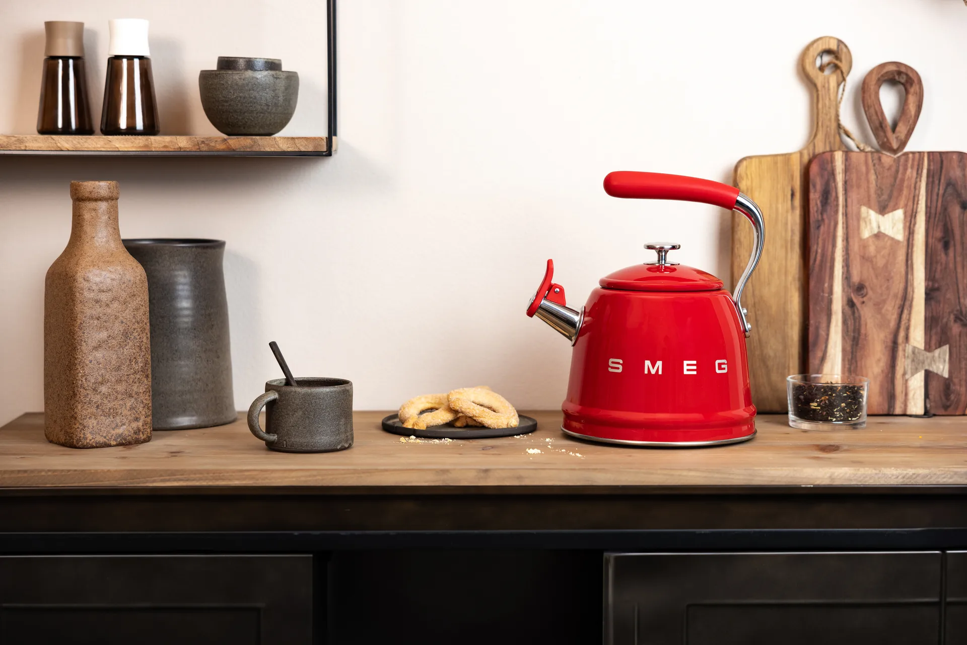 Smeg 50's Style vandkedel med fløjte, Red Smeg