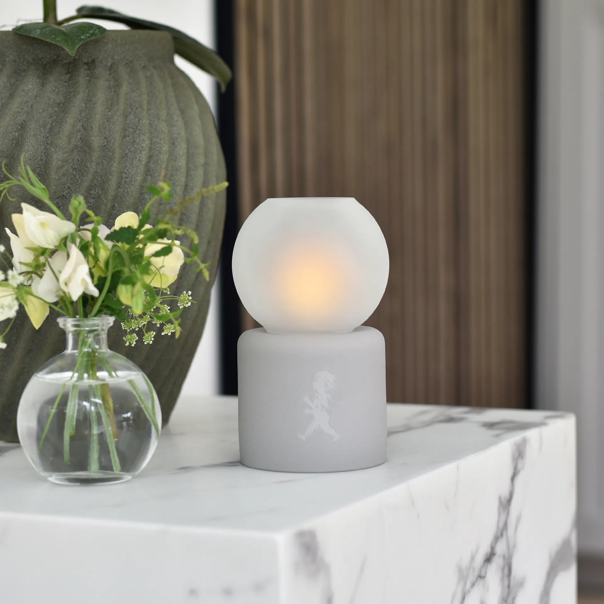 Globe fyrfadsstage Ø9,5x17 cm, Lysegrå Solstickan Design