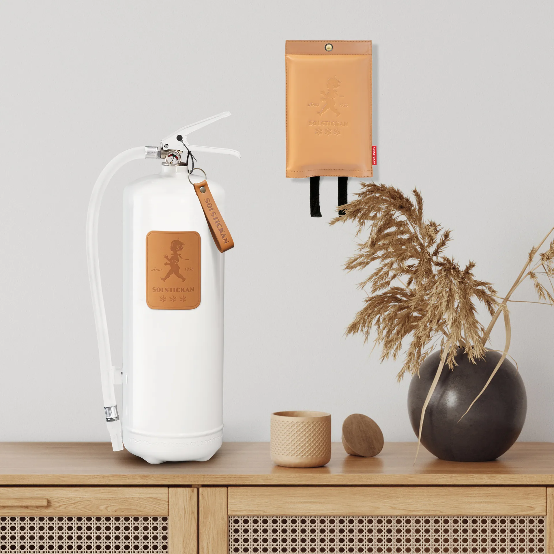 Solstickan ildslukker 6 kg, Hvid-lyst læder Solstickan Design