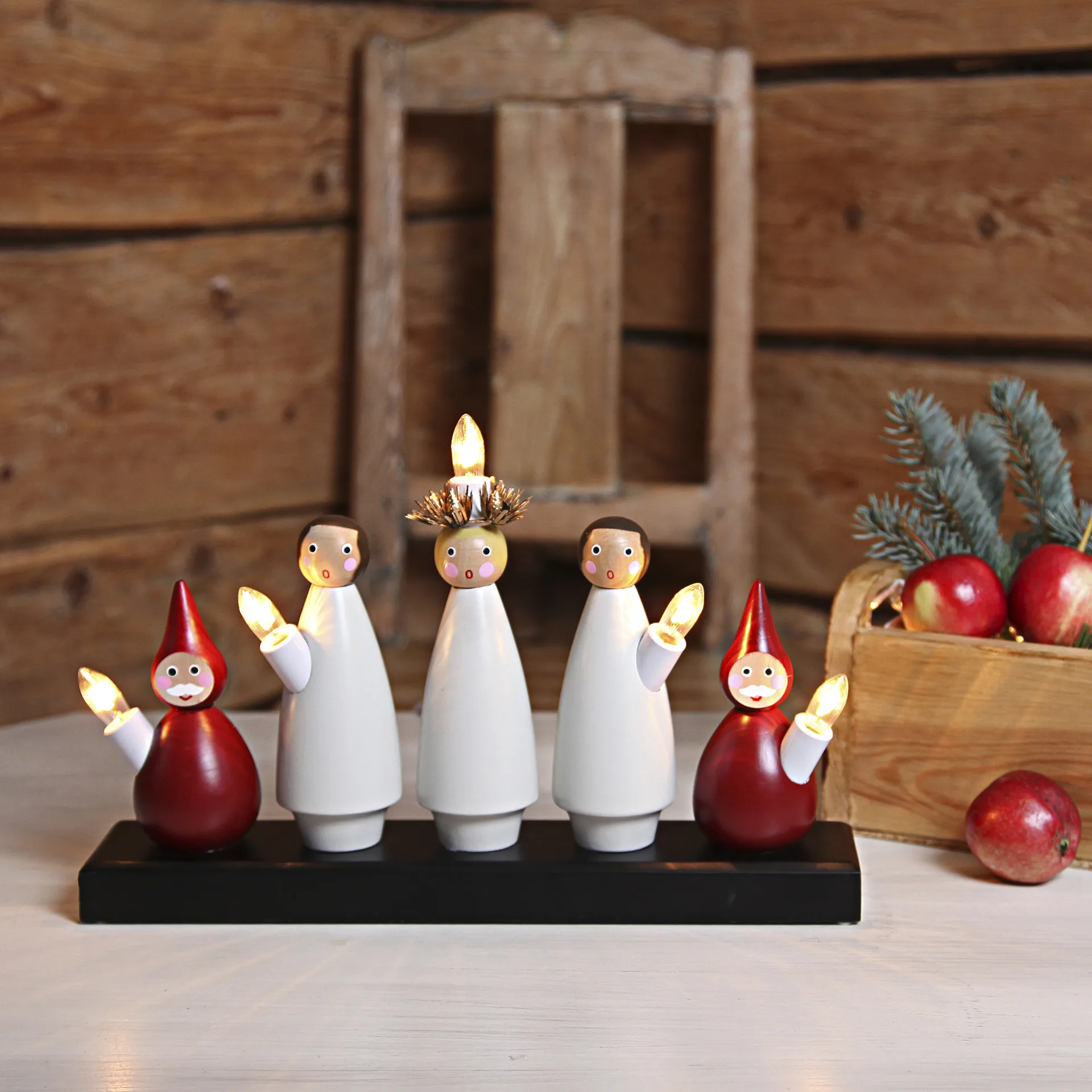 Lucia-kor adventlysestage, hvid-rød Star Trading